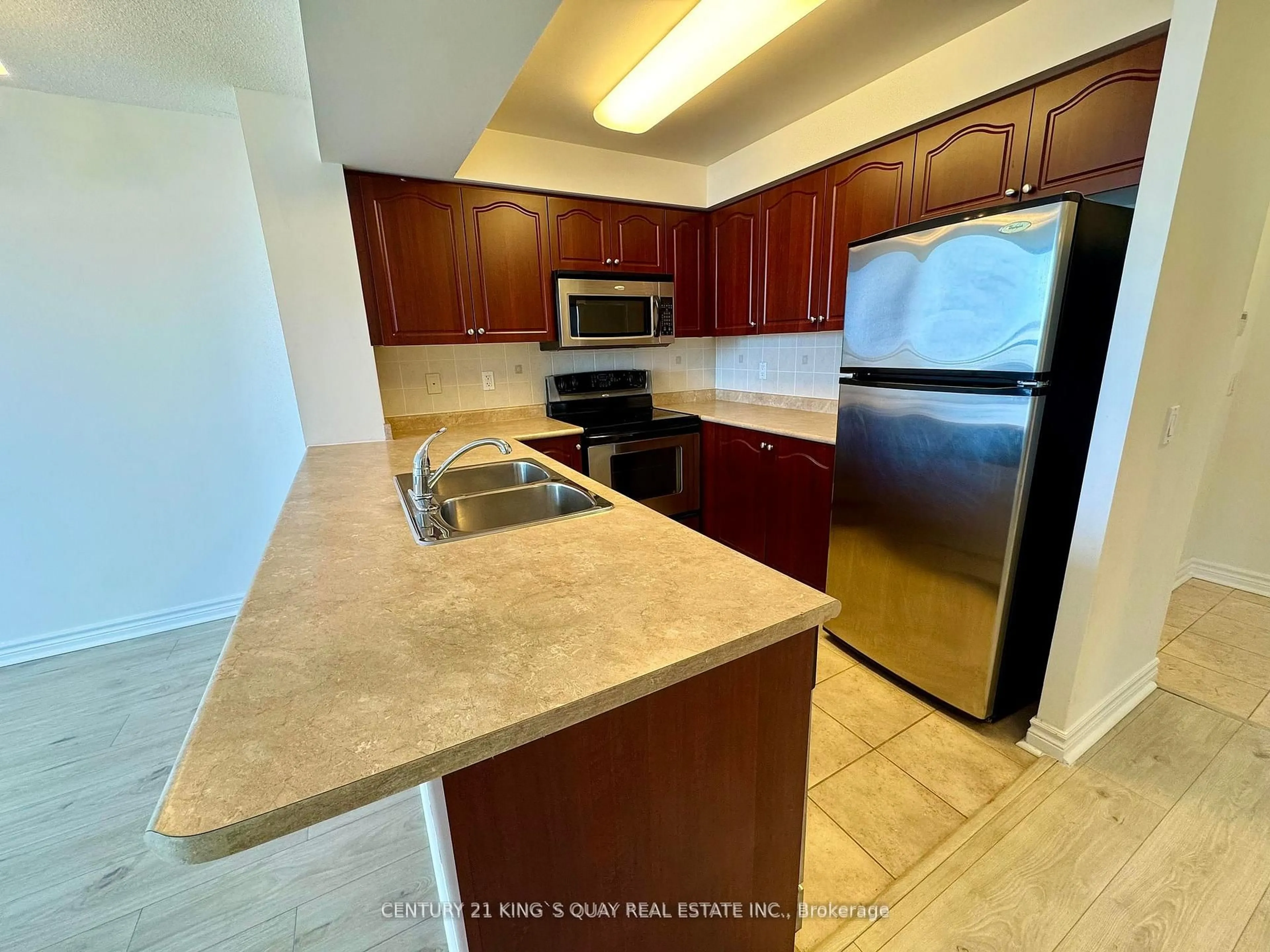 Standard kitchen, unknown for 330 Red Maple Rd #1008, Richmond Hill Ontario L4C 0T6