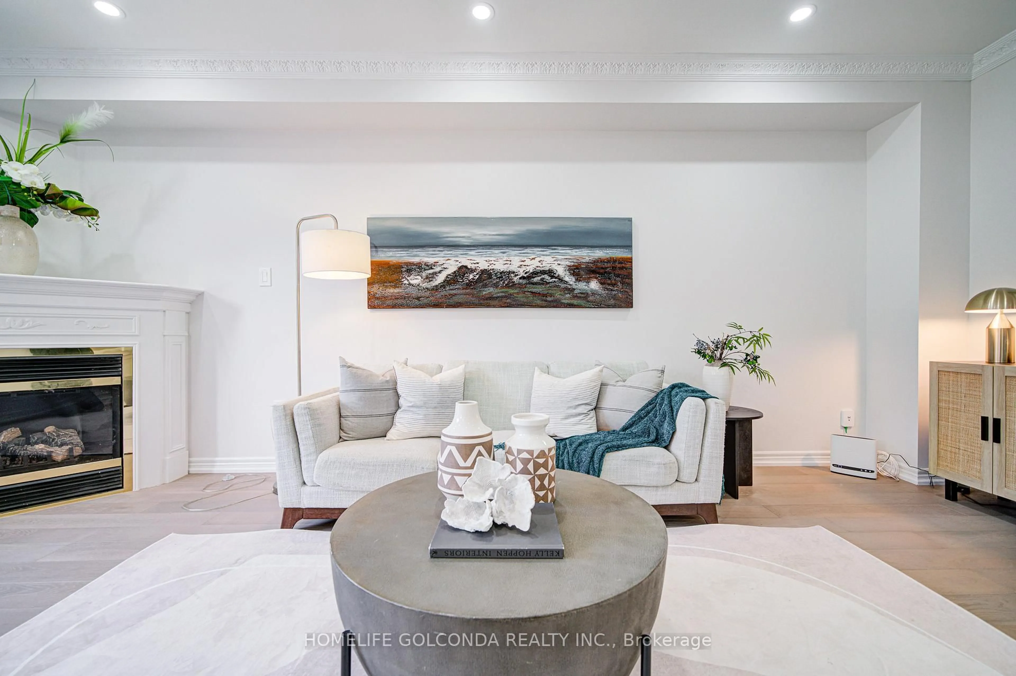 Living room with furniture, unknown for 1362 Clarence St, Vaughan Ontario L4H 1T1