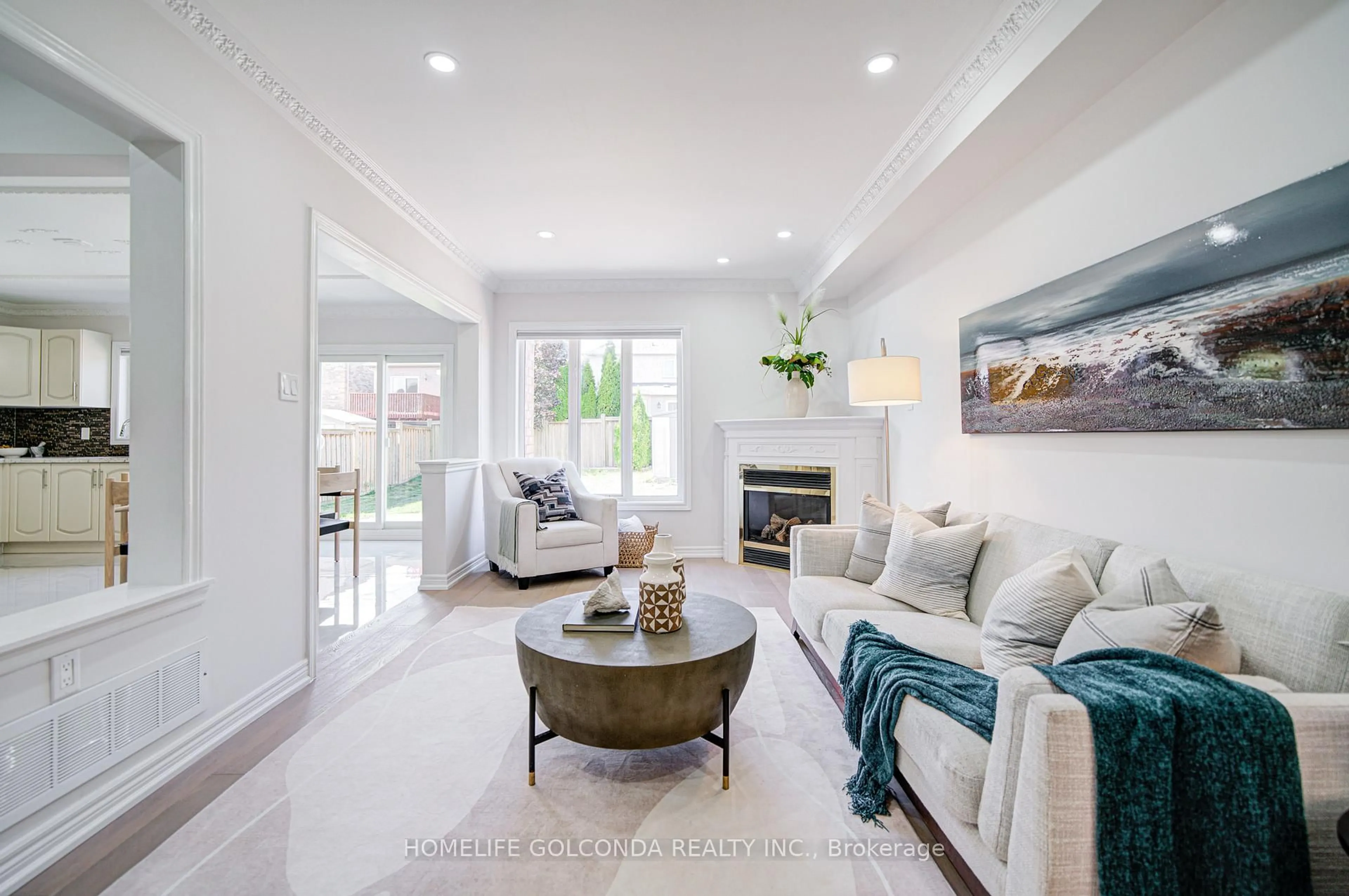Living room with furniture, ceramic/tile floor for 1362 Clarence St, Vaughan Ontario L4H 1T1