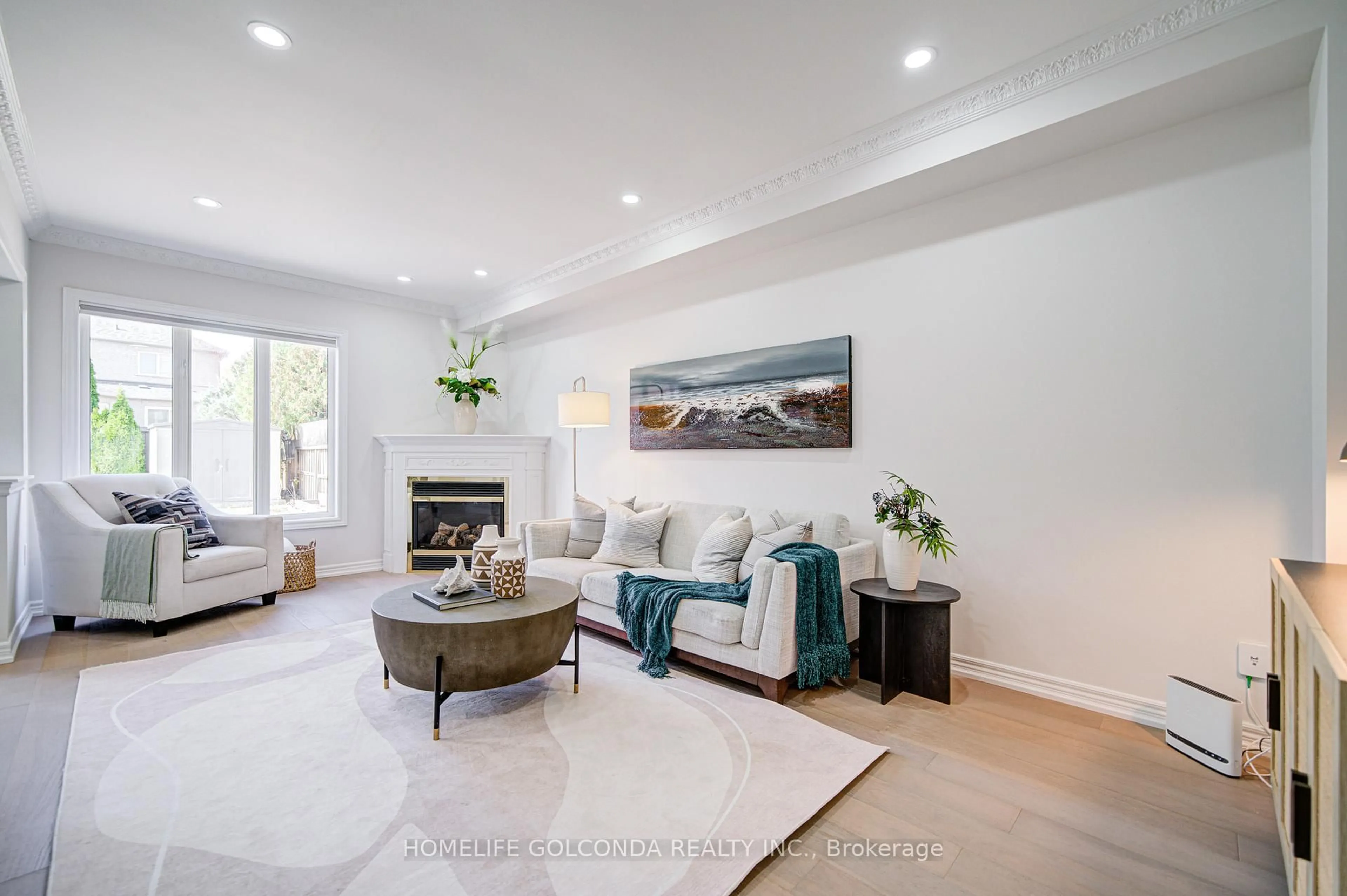 Living room with furniture, unknown for 1362 Clarence St, Vaughan Ontario L4H 1T1
