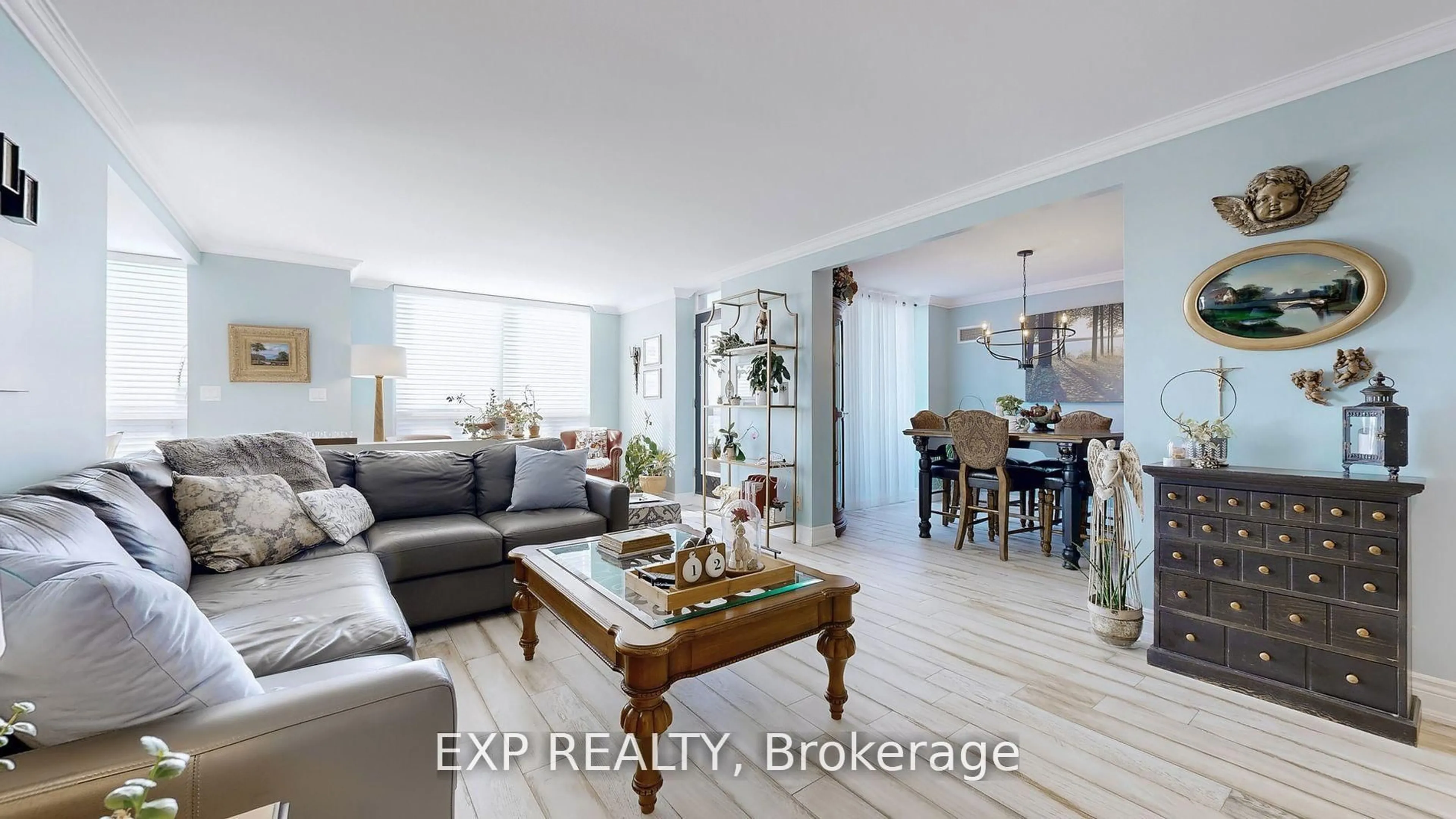 Living room with furniture, unknown for 29 Northern Hts Dr #PH6, Richmond Hill Ontario L4B 4L8