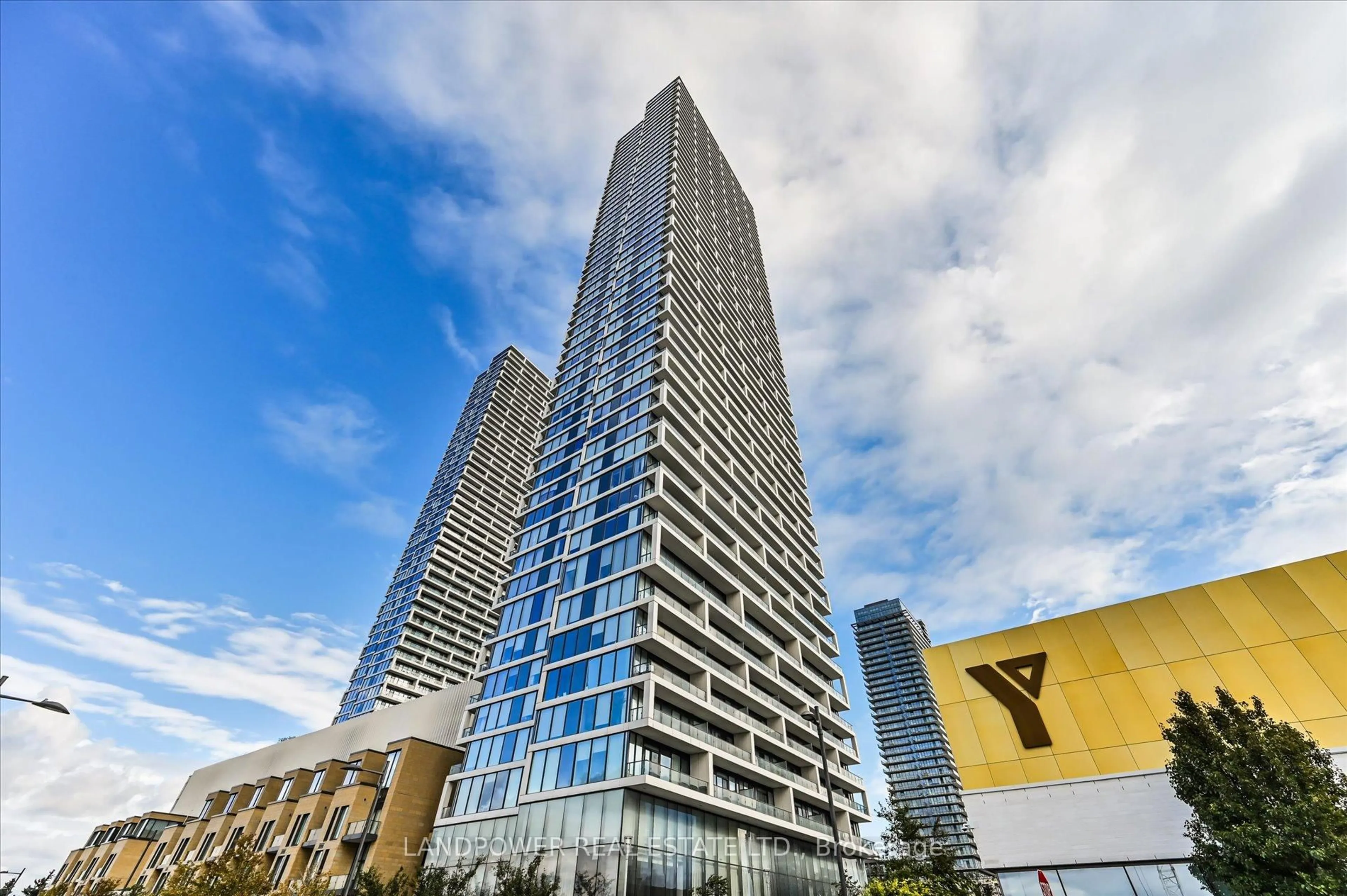 Indoor foyer for 5 Buttermill Ave #1602, Vaughan Ontario L4K 0J5