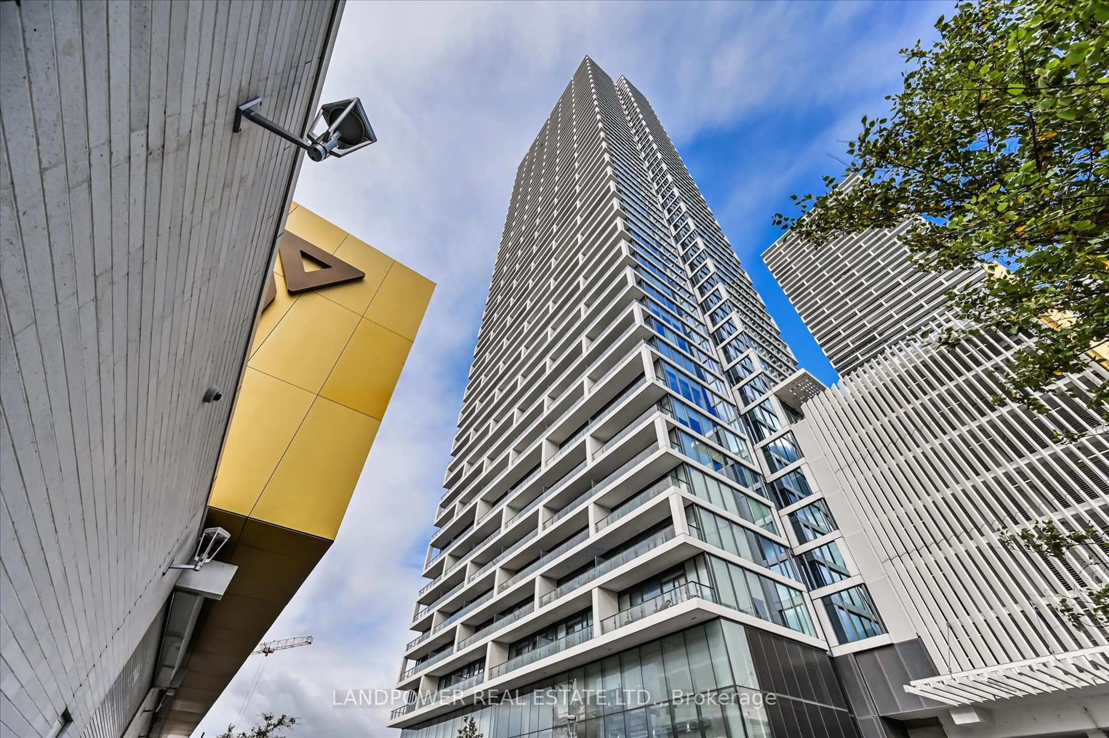 Indoor foyer for 5 Buttermill Ave #1602, Vaughan Ontario L4K 0J5