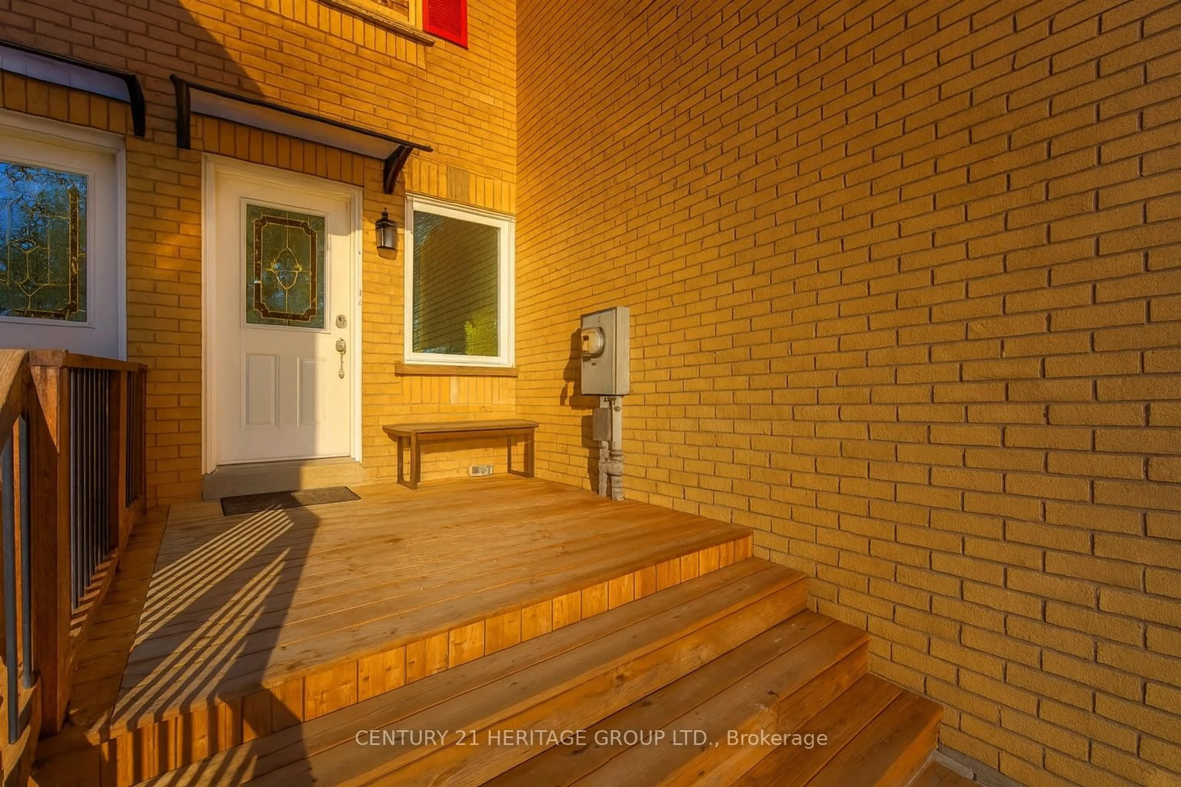 Unknown for 112 Sandfield Dr, Aurora Ontario L4G 6T3