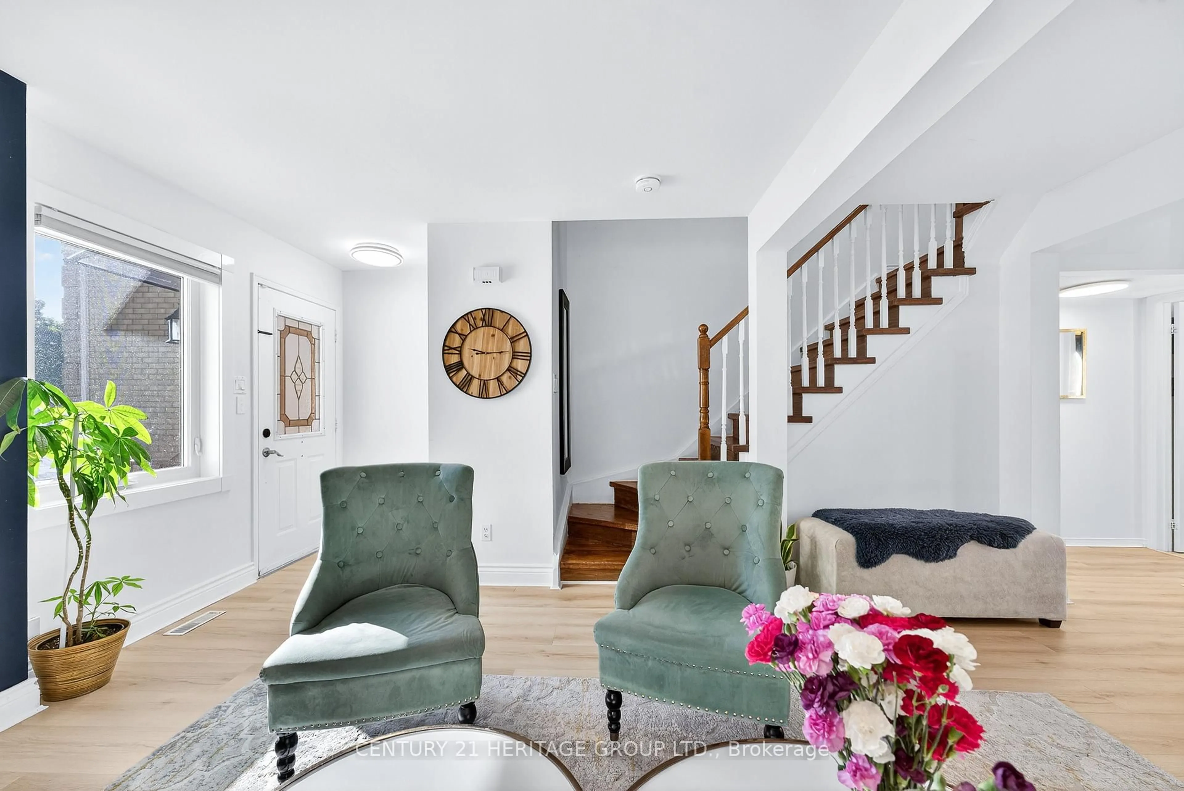 Unknown for 112 Sandfield Dr, Aurora Ontario L4G 6T3