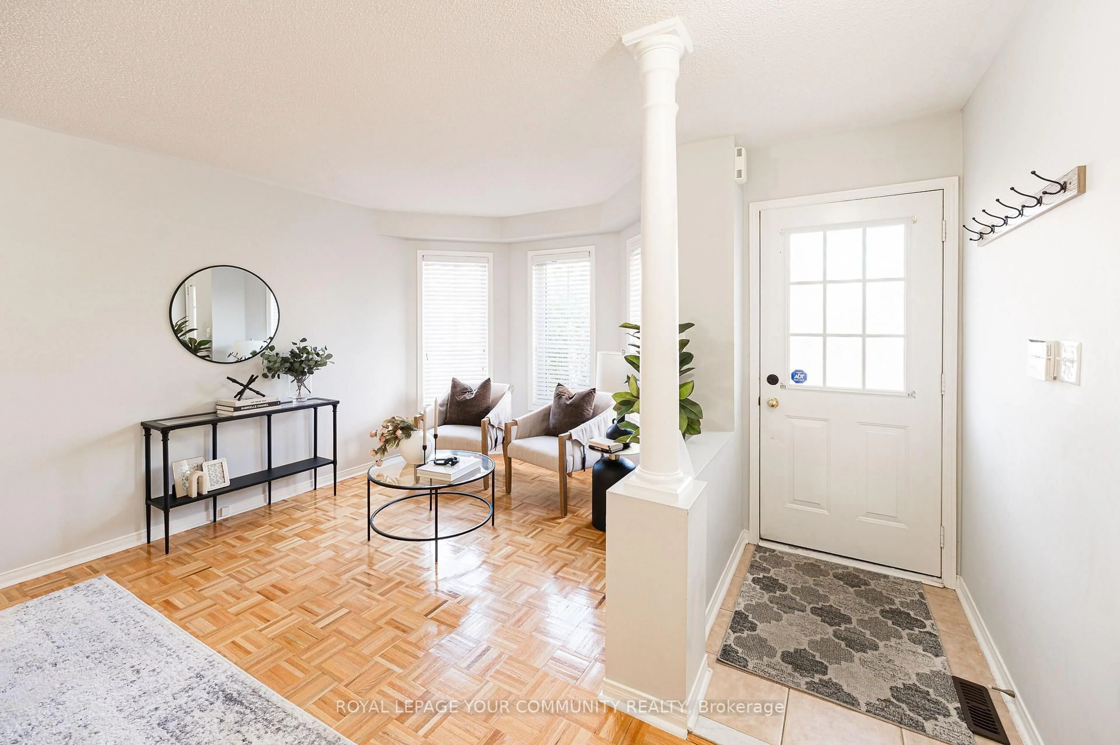 Indoor entryway for 142 Blackthorn Dr, Vaughan Ontario L6A 3N2