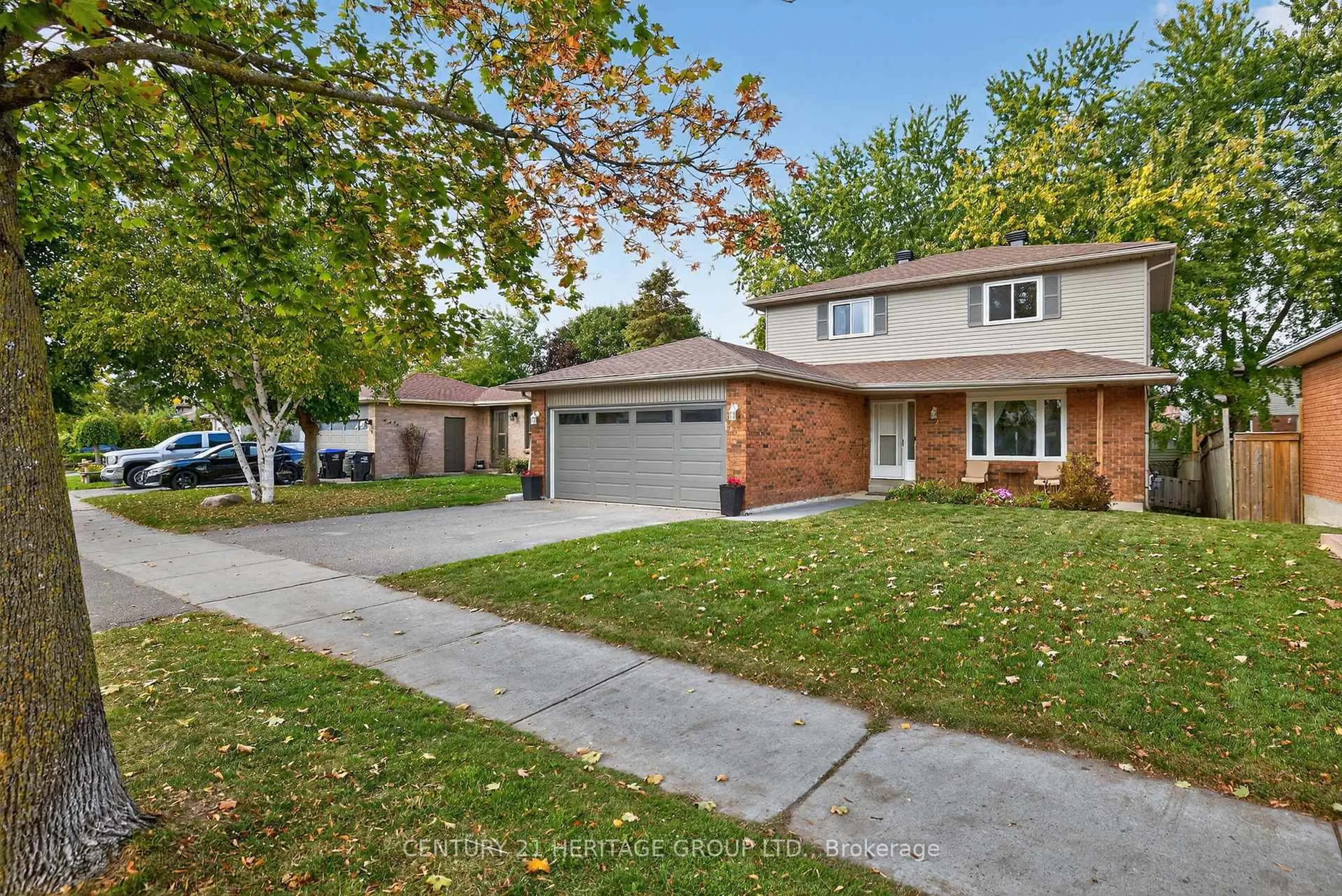 Home with brick exterior material, street for 32 Northgate Dr, Bradford West Gwillimbury Ontario L3Z 2H5