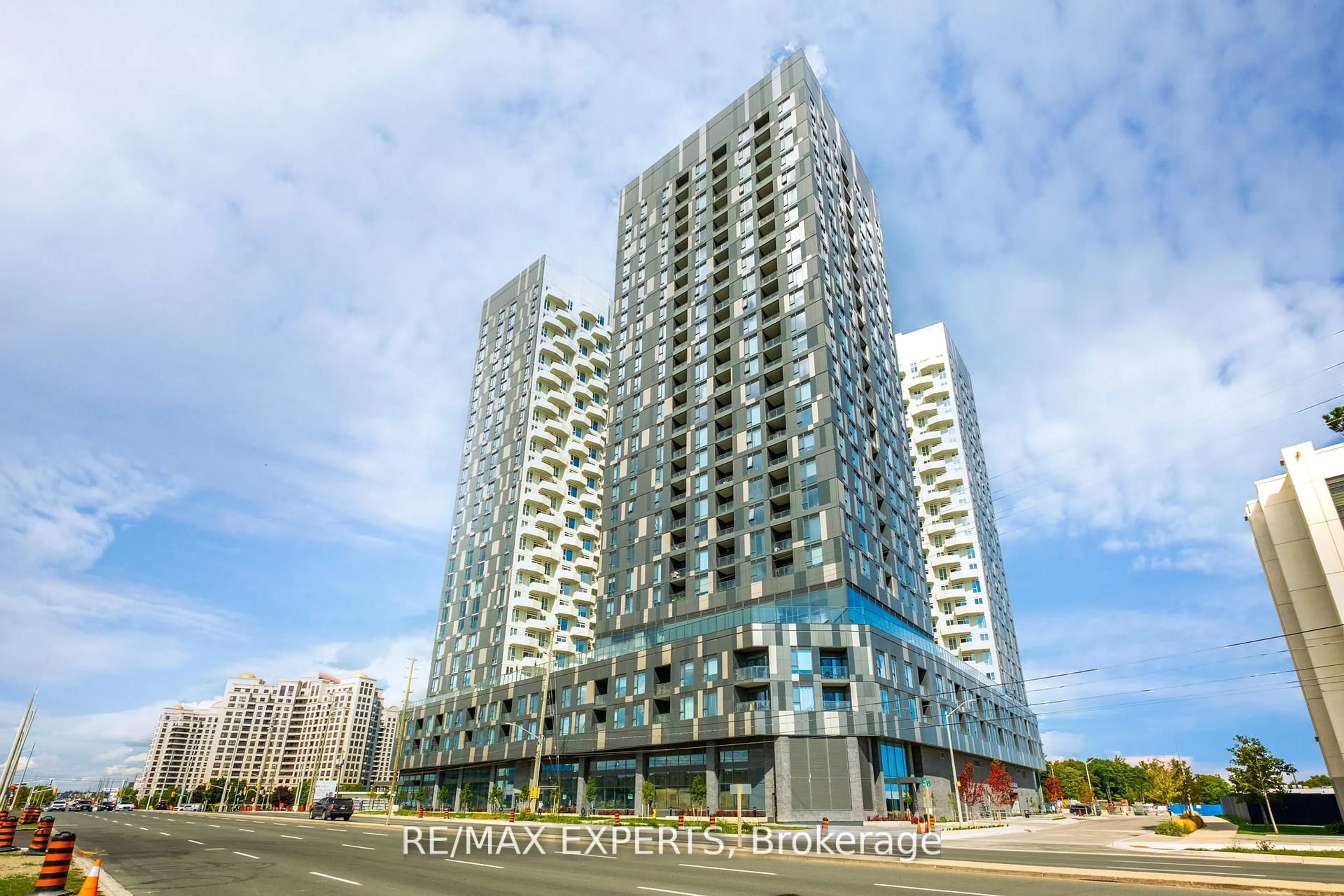 Indoor foyer for 10 Abeja St #1414, Vaughan Ontario L4K 0R4