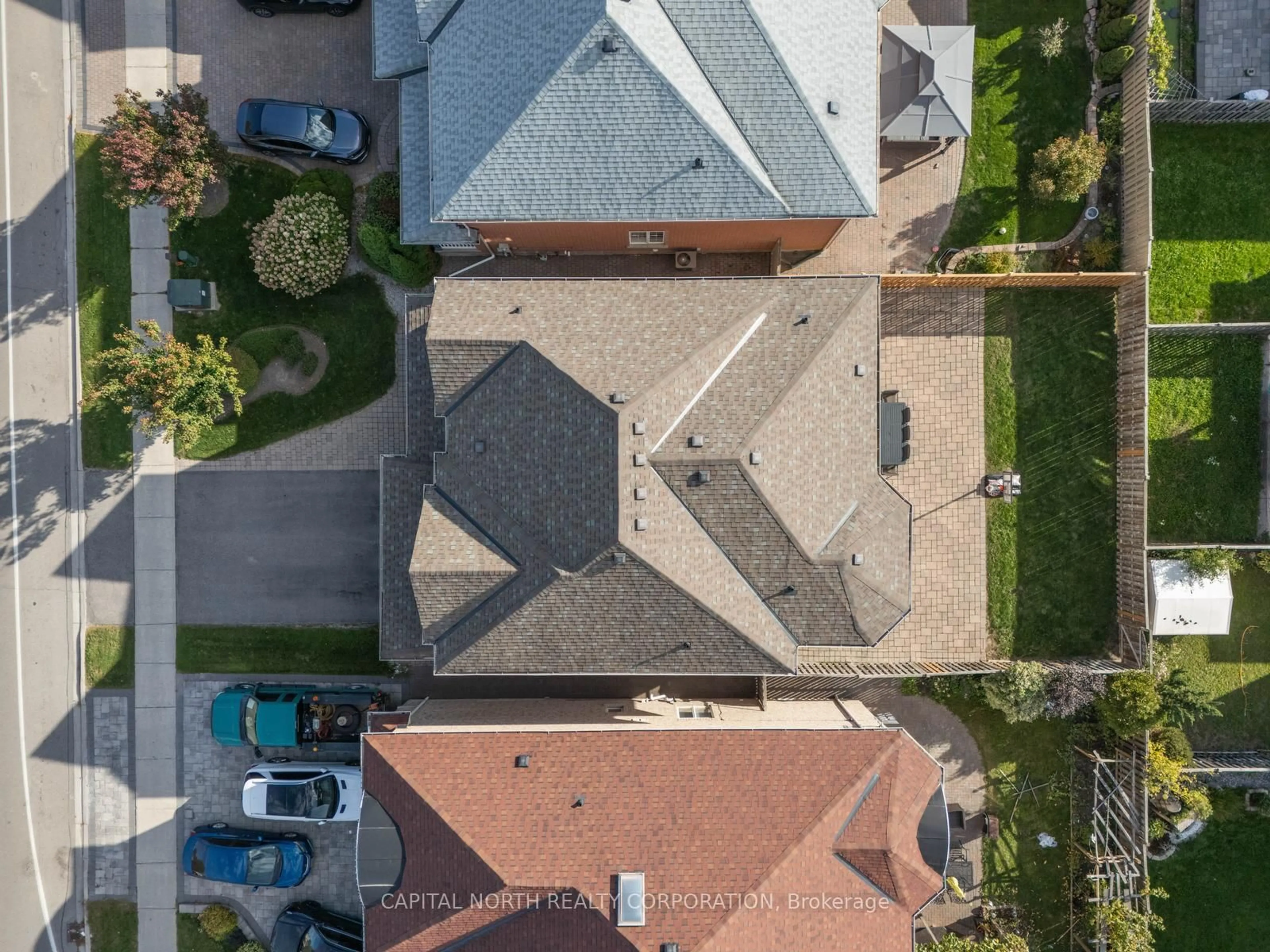 A pic from outside/outdoor area/front of a property/back of a property/a pic from drone, street for 598 Fossil Hill Rd, Vaughan Ontario L4H 3B6