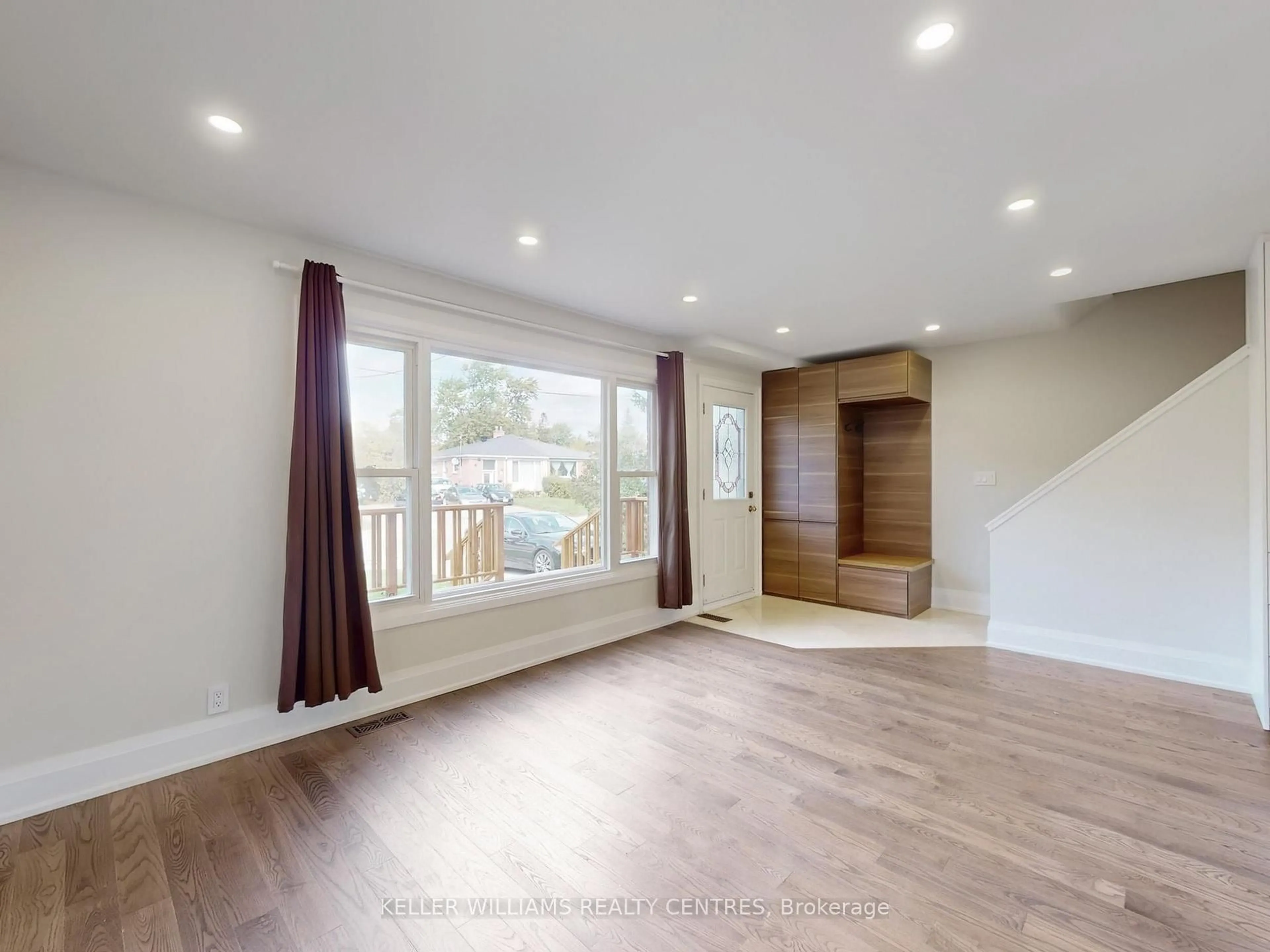 A pic of a room for 296 Taylor Mills Dr, Richmond Hill Ontario L4G 2T9