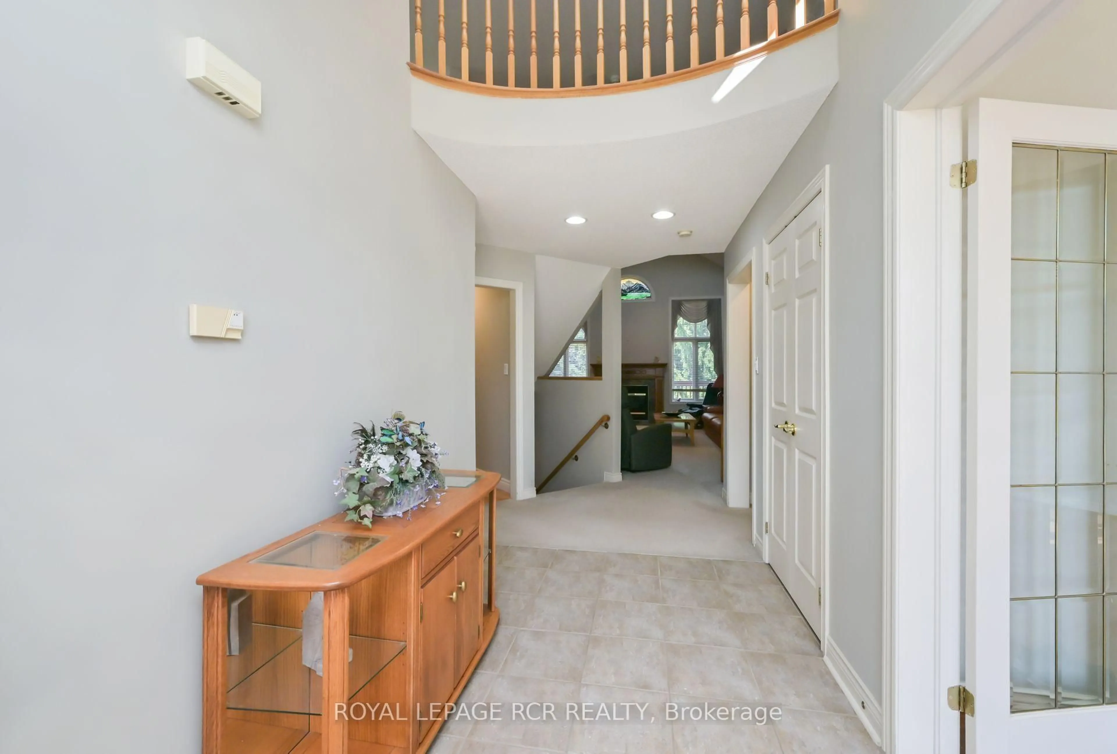 Indoor foyer for 10 Forest Link, New Tecumseth Ontario L9R 2A1