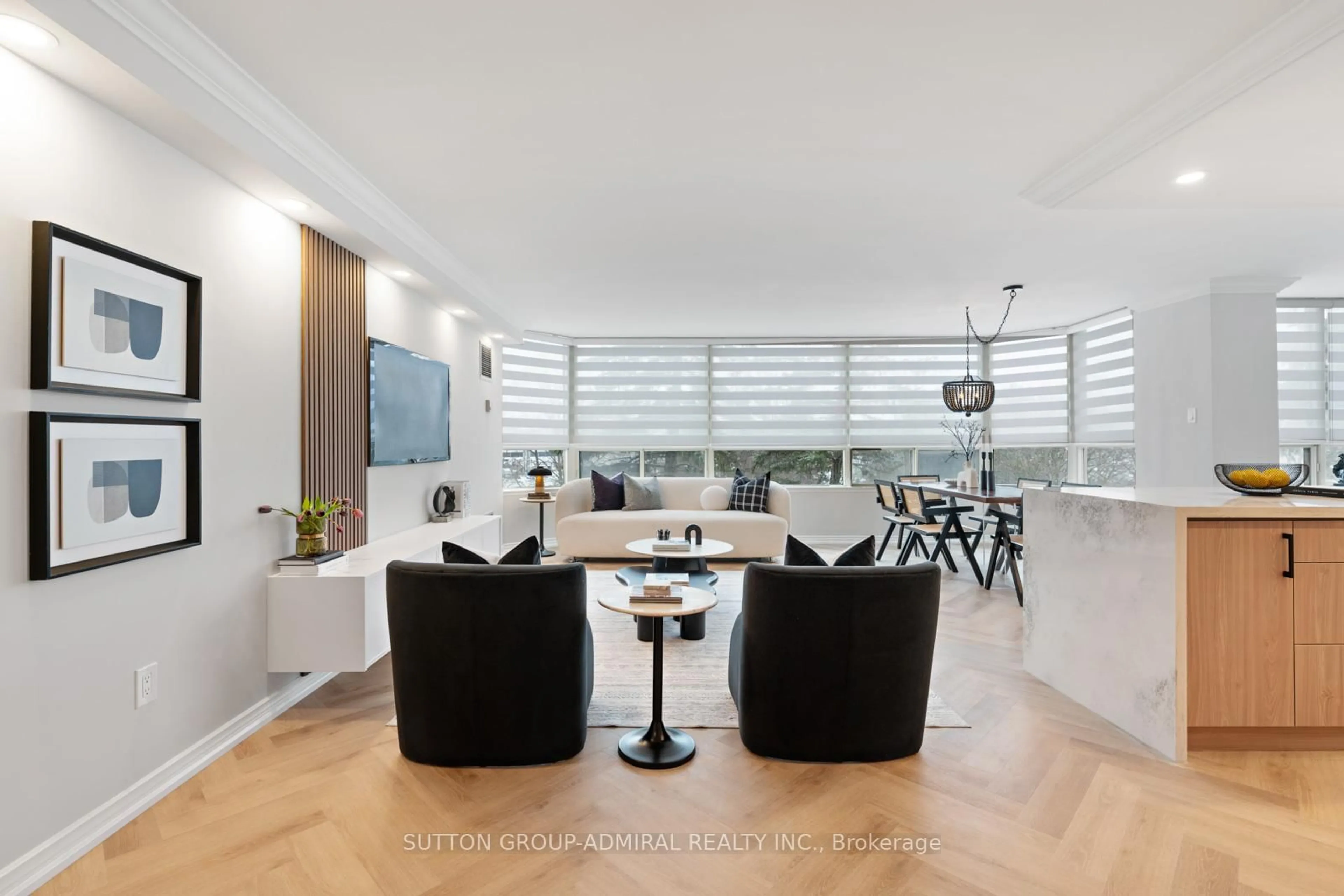 Living room with furniture, unknown for 7 Townsgate Dr #304, Vaughan Ontario L4J 7Z9