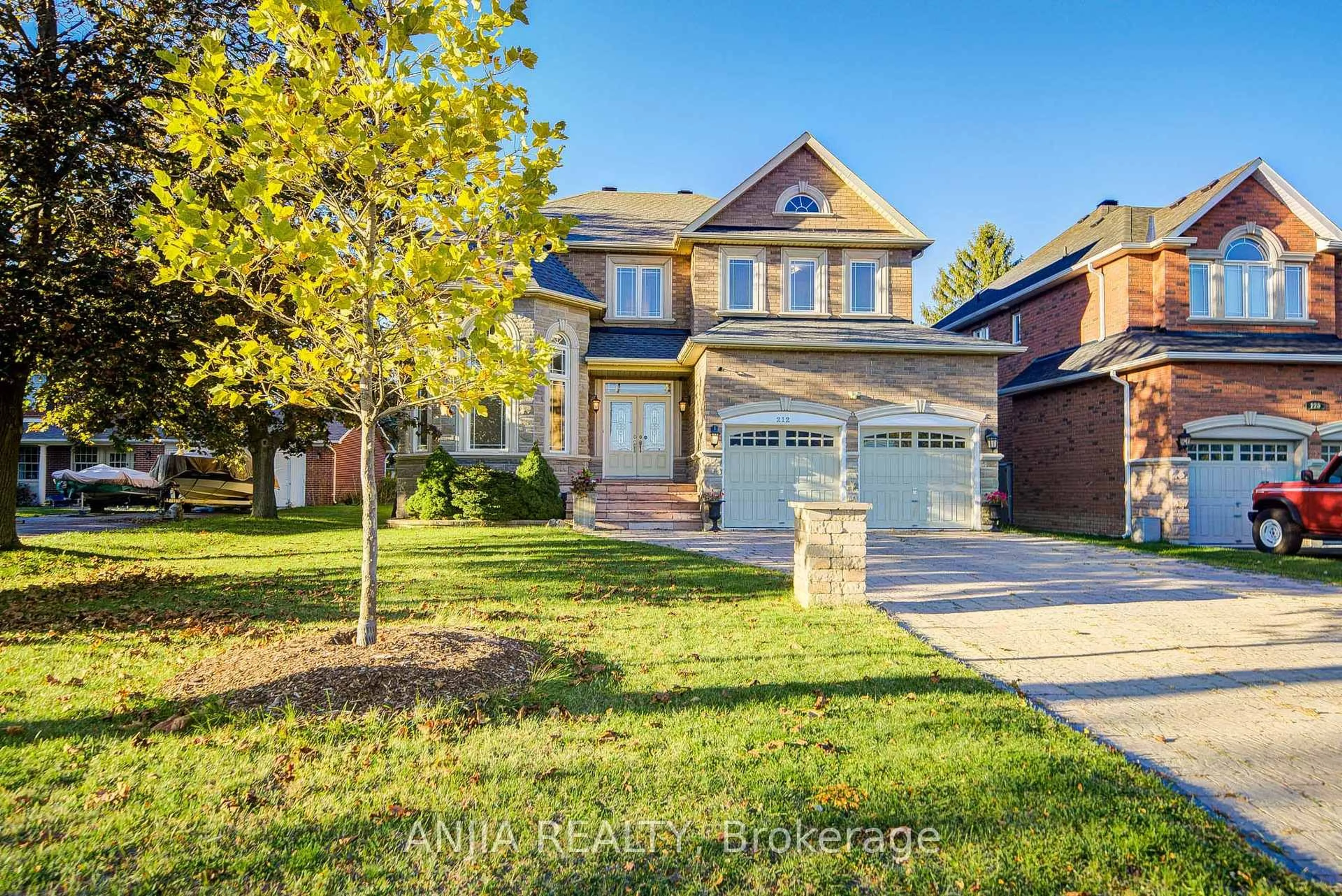 Home with brick exterior material, street for 212 19th Ave, Richmond Hill Ontario L4E 3P6