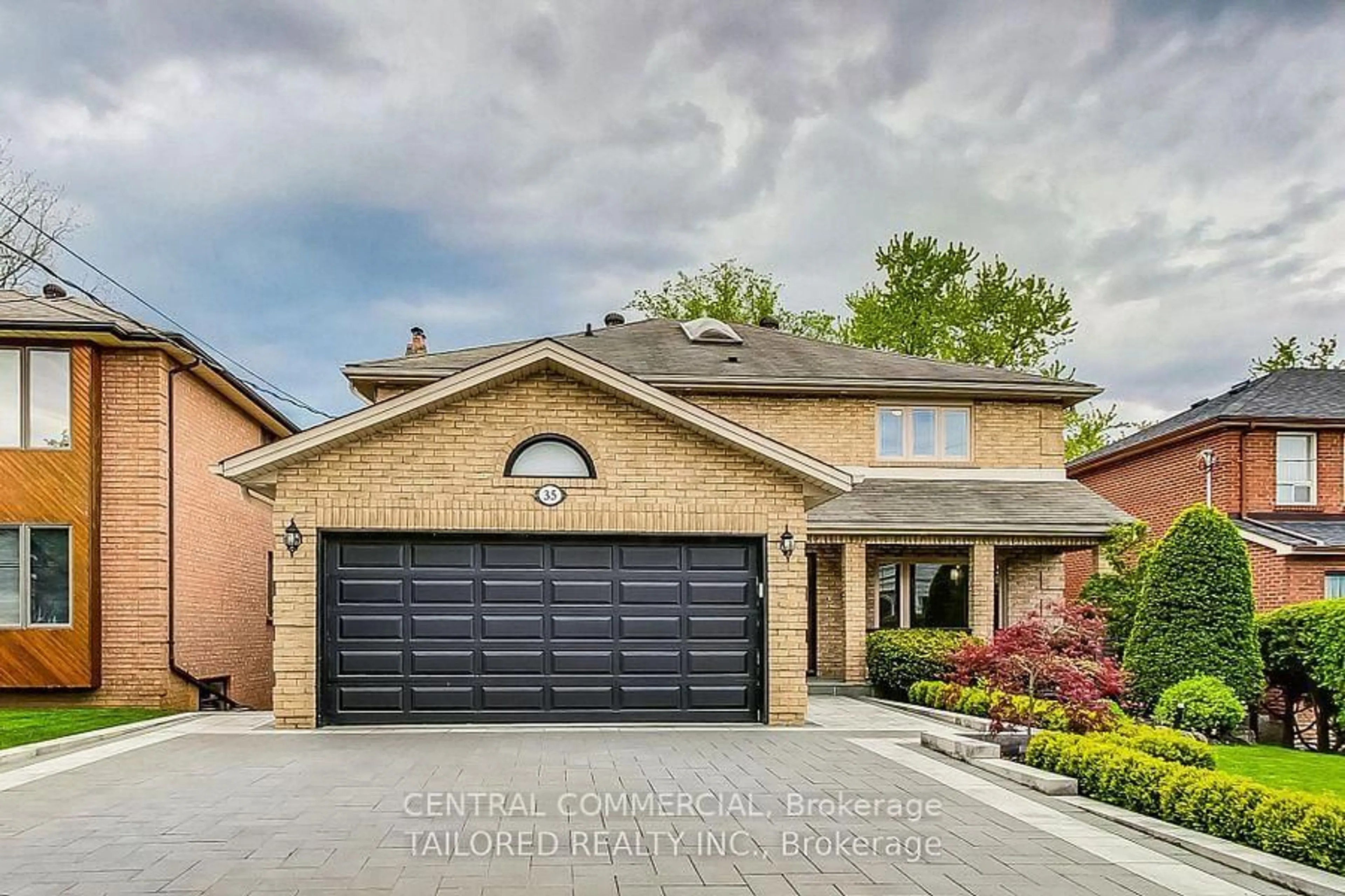 Home with brick exterior material, street for 35 Mackay Dr, Richmond Hill Ontario L4C 6N9