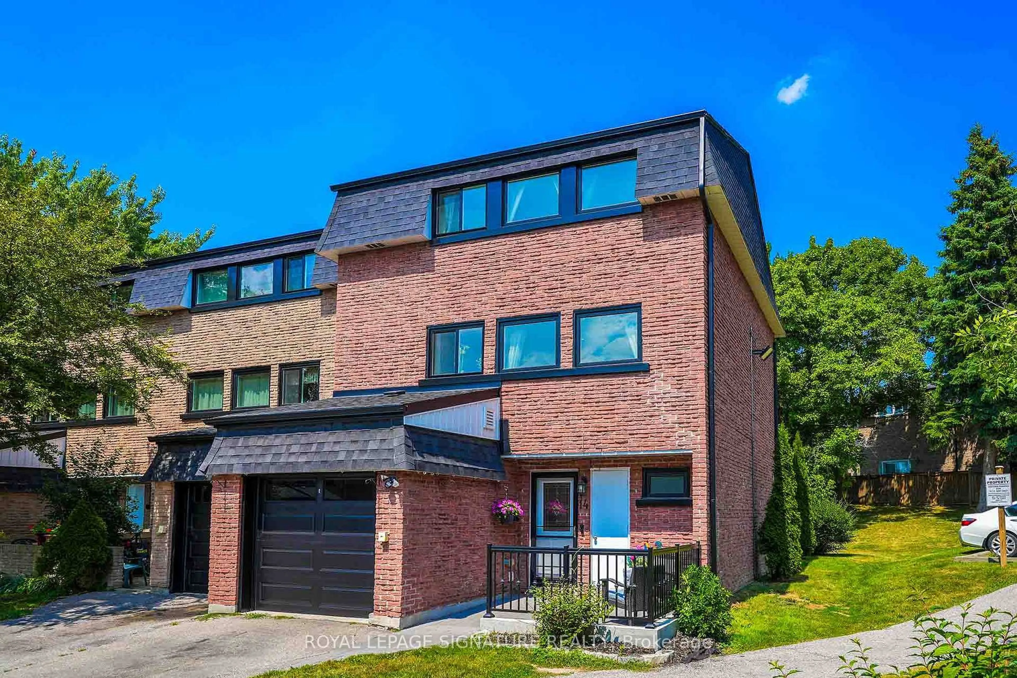 Home with brick exterior material, street for 14 Poplar Cres, Aurora Ontario L4G 3L3