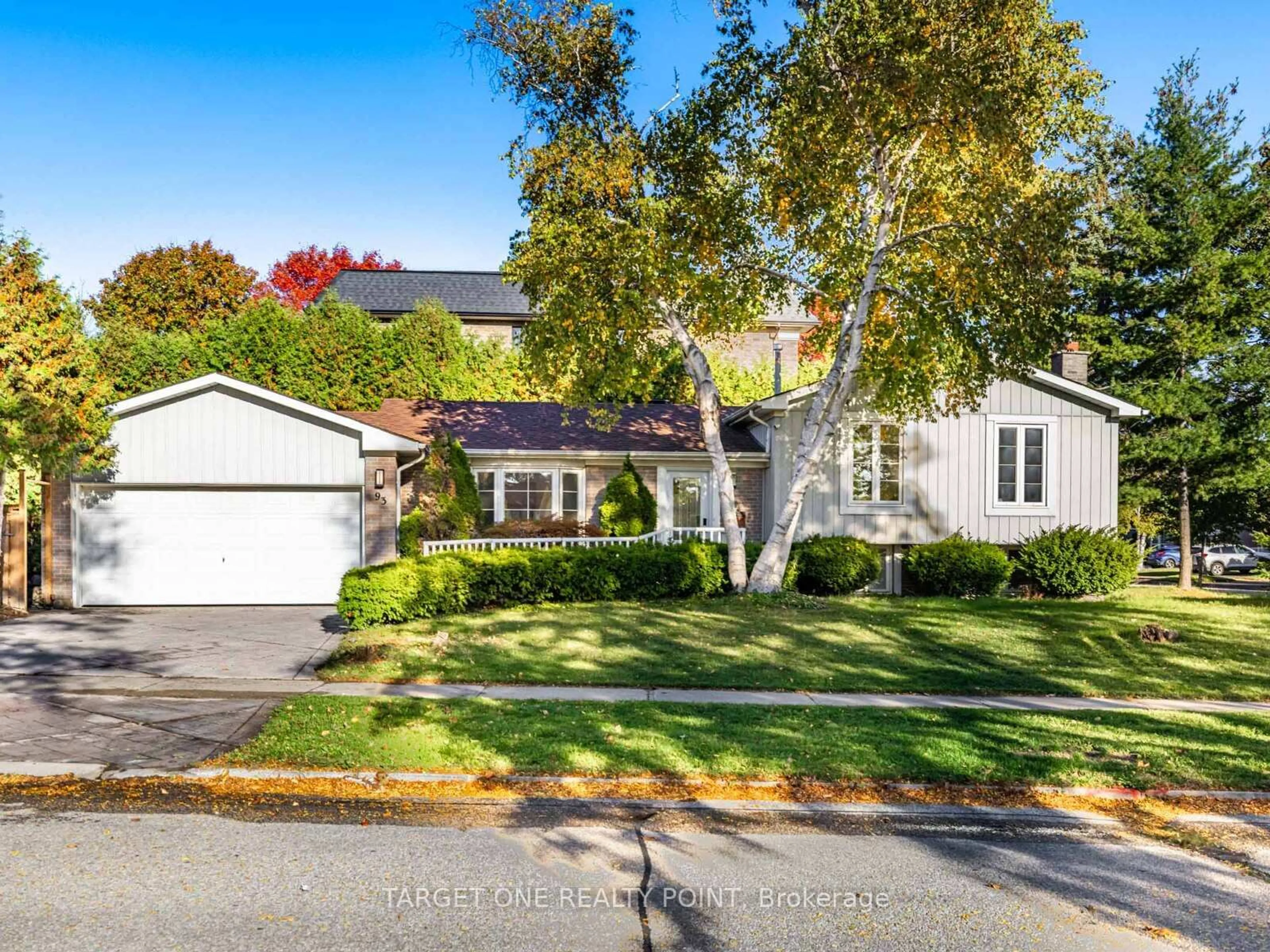 Unknown for 93 Mayvern Cres, Richmond Hill Ontario L4C 5J6