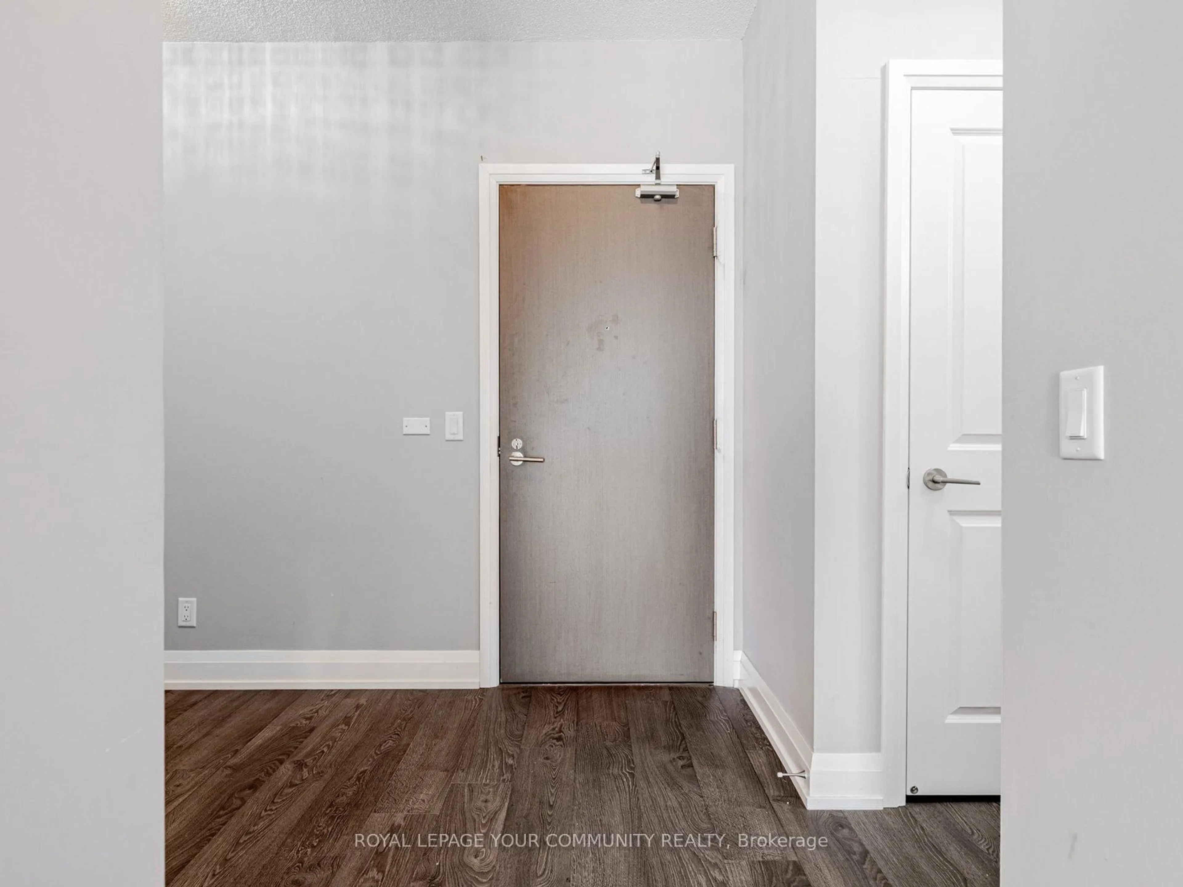 Indoor entryway for 7890 Bathurst St #2106, Vaughan Ontario L4J 0J9
