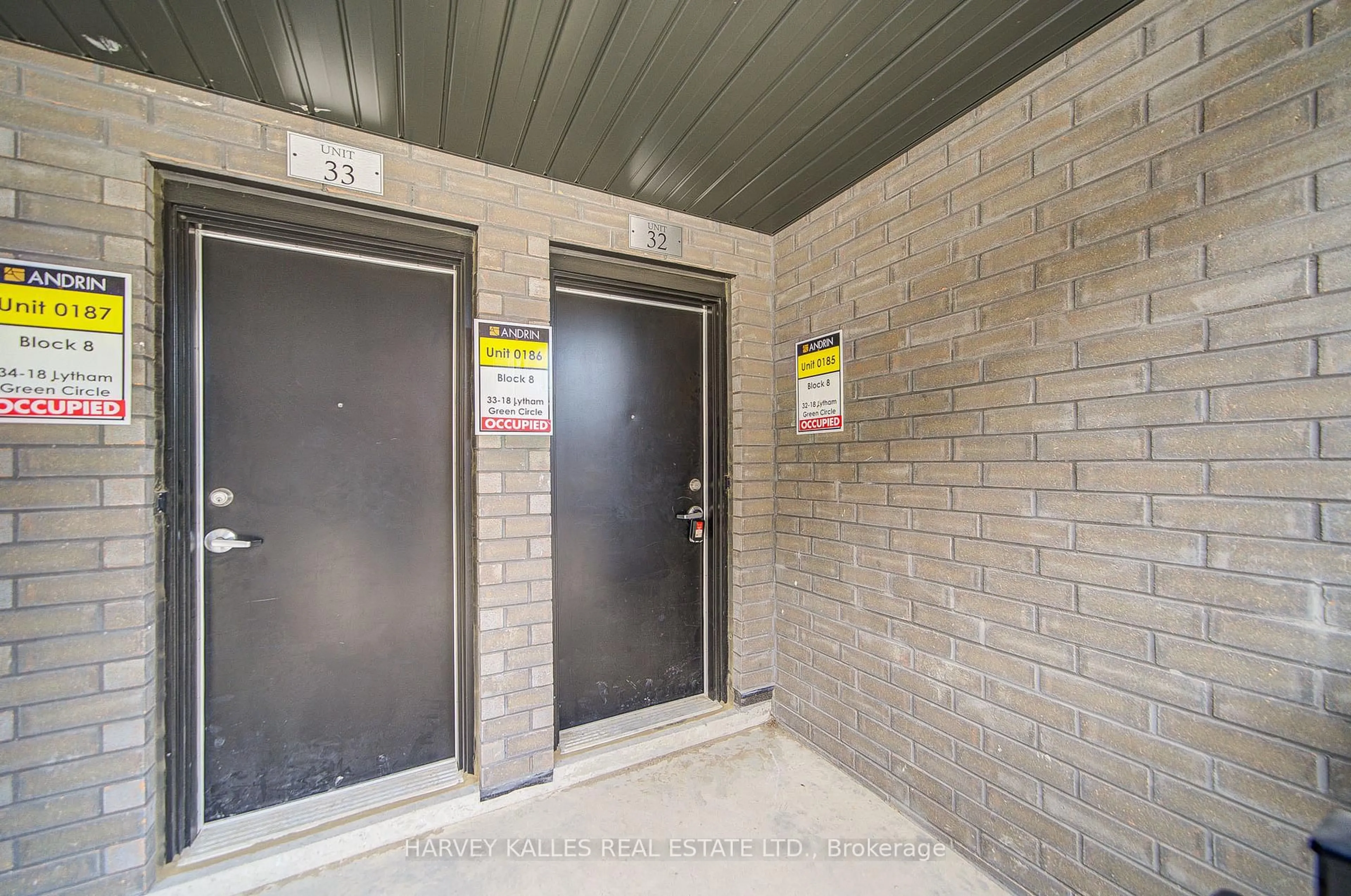Unknown for 18 Lytham Green Circ #28, Newmarket Ontario L3Y 0H4