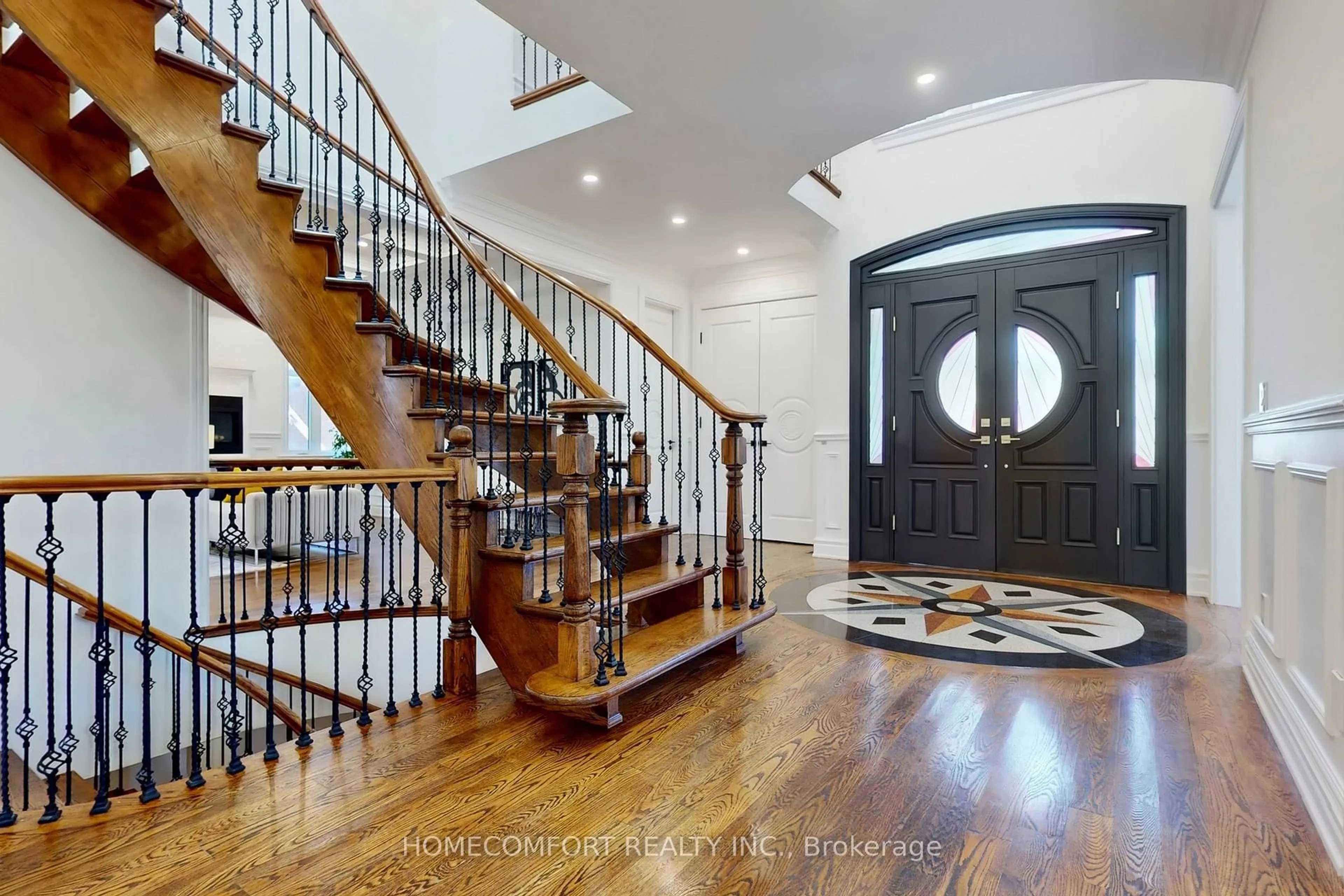 Indoor entryway for 11 Abercorn Rd, Markham Ontario L3P 1V5
