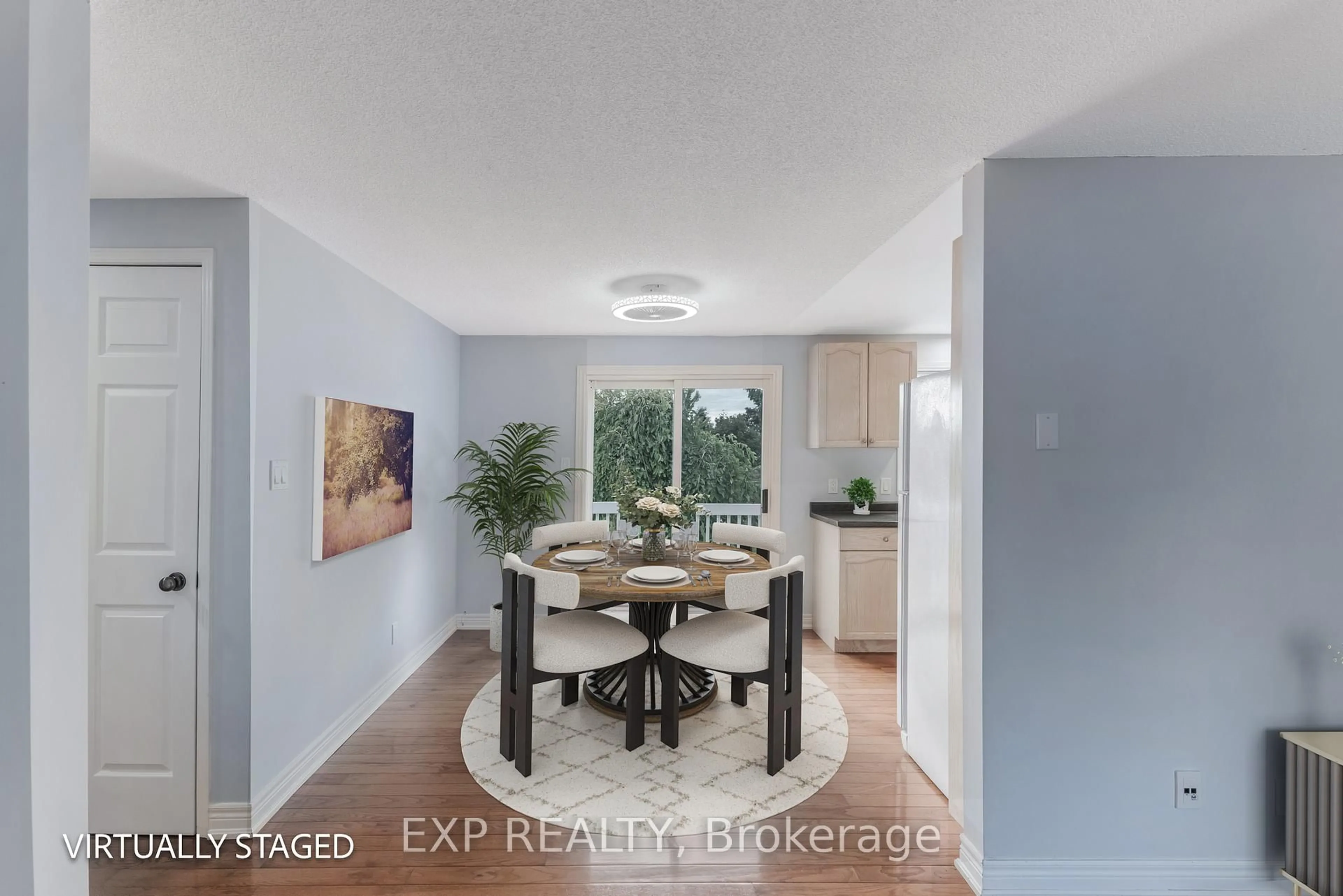 Indoor entryway for 3 Comforts Cove, Innisfil Ontario L9S 1S3