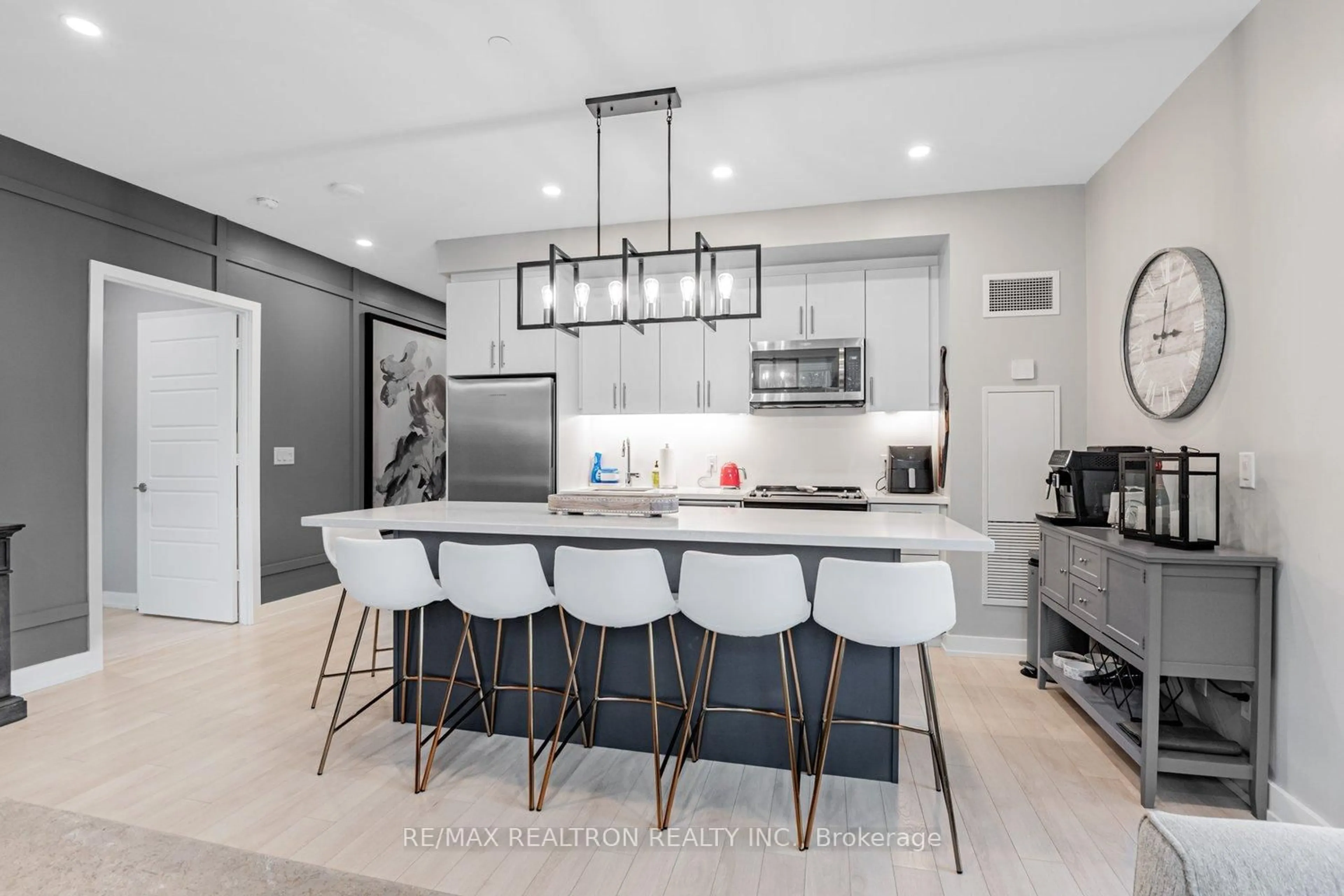 Open concept kitchen, ceramic/tile floor for 333 Sea Ray Ave #D124, Innisfil Ontario L9S 0M3