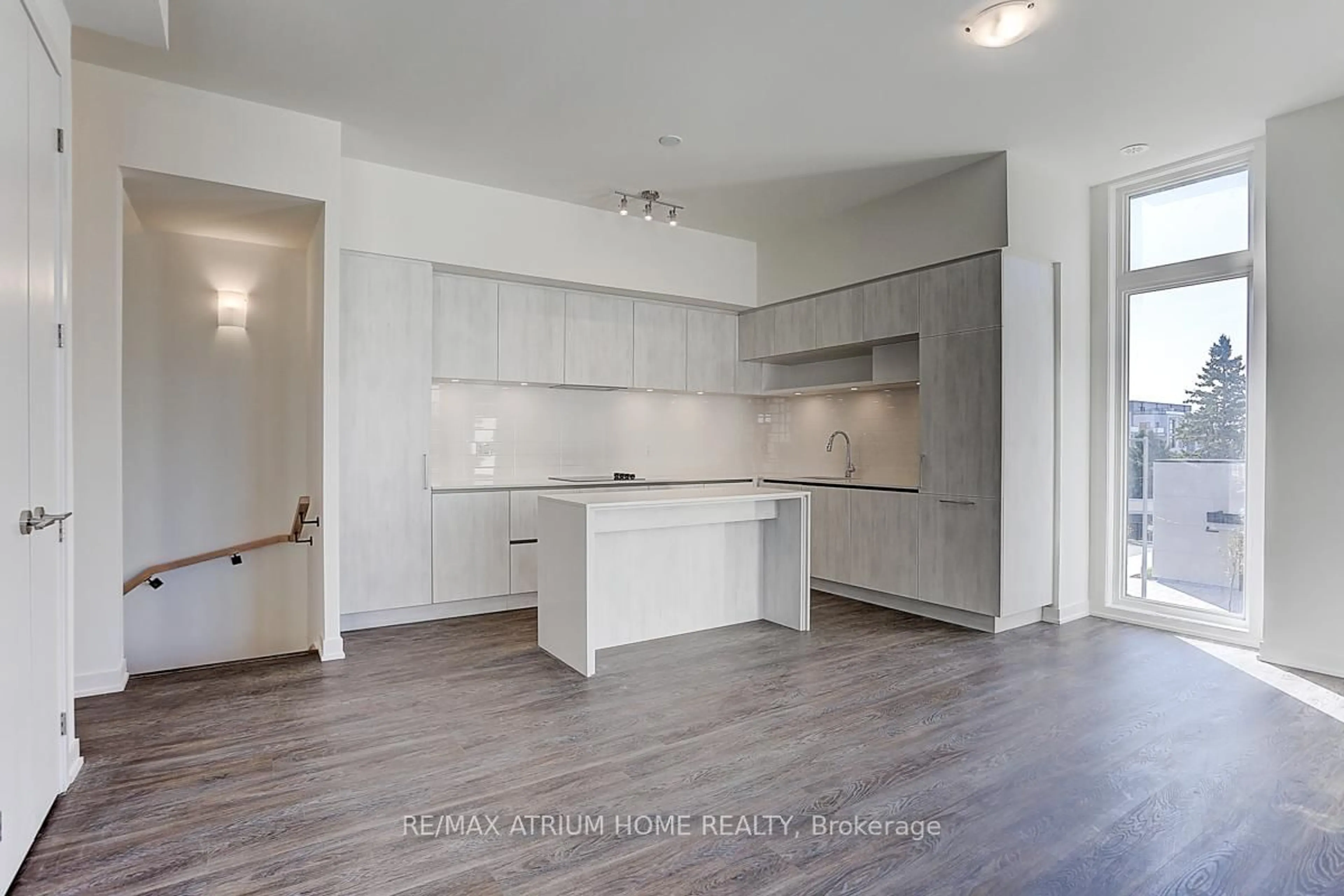 Open concept kitchen, unknown for 12 David Eyer Rd #1103, Richmond Hill Ontario L4S 0N3