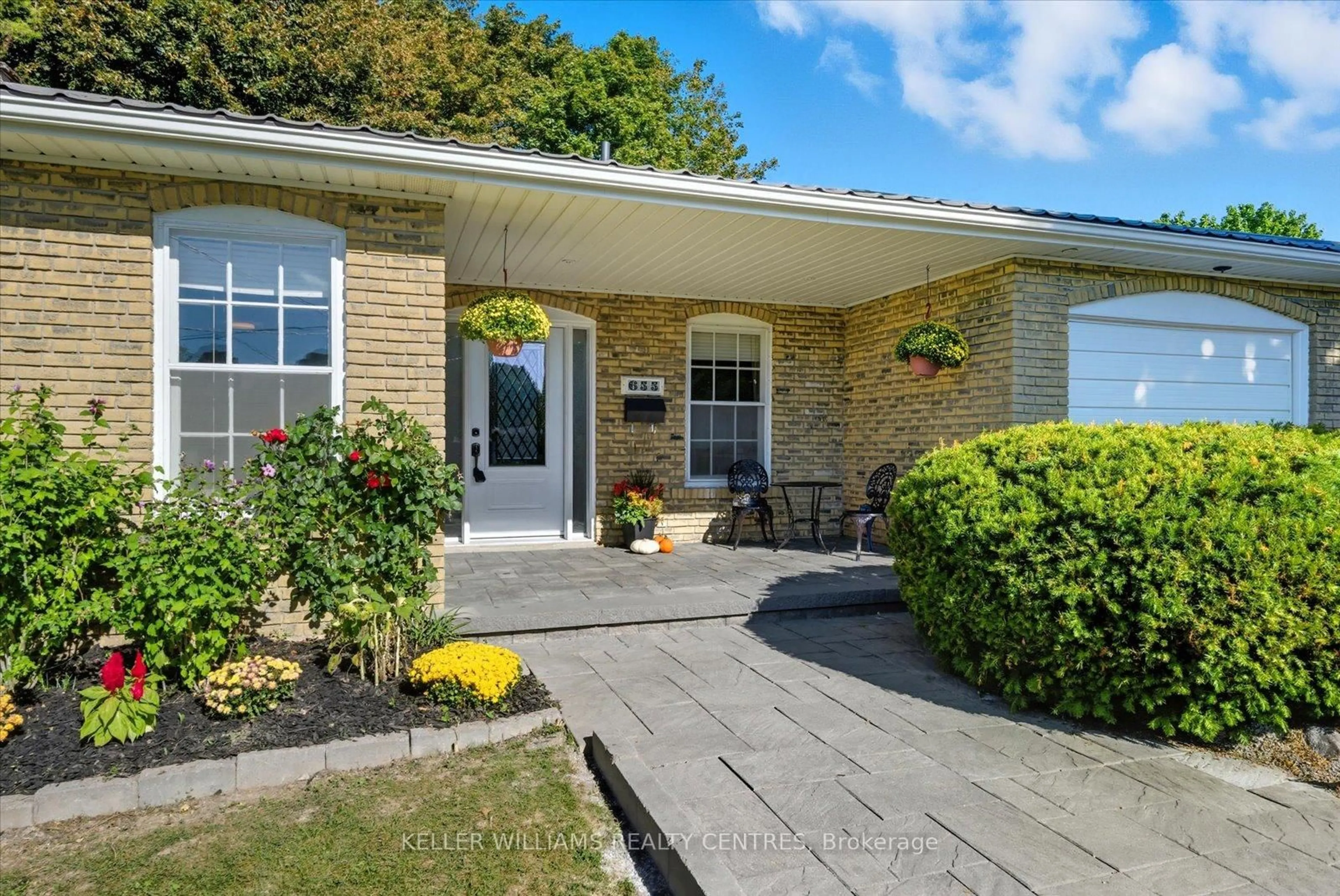 Unknown for 655 Park Crt, Newmarket Ontario L3Y 3N5