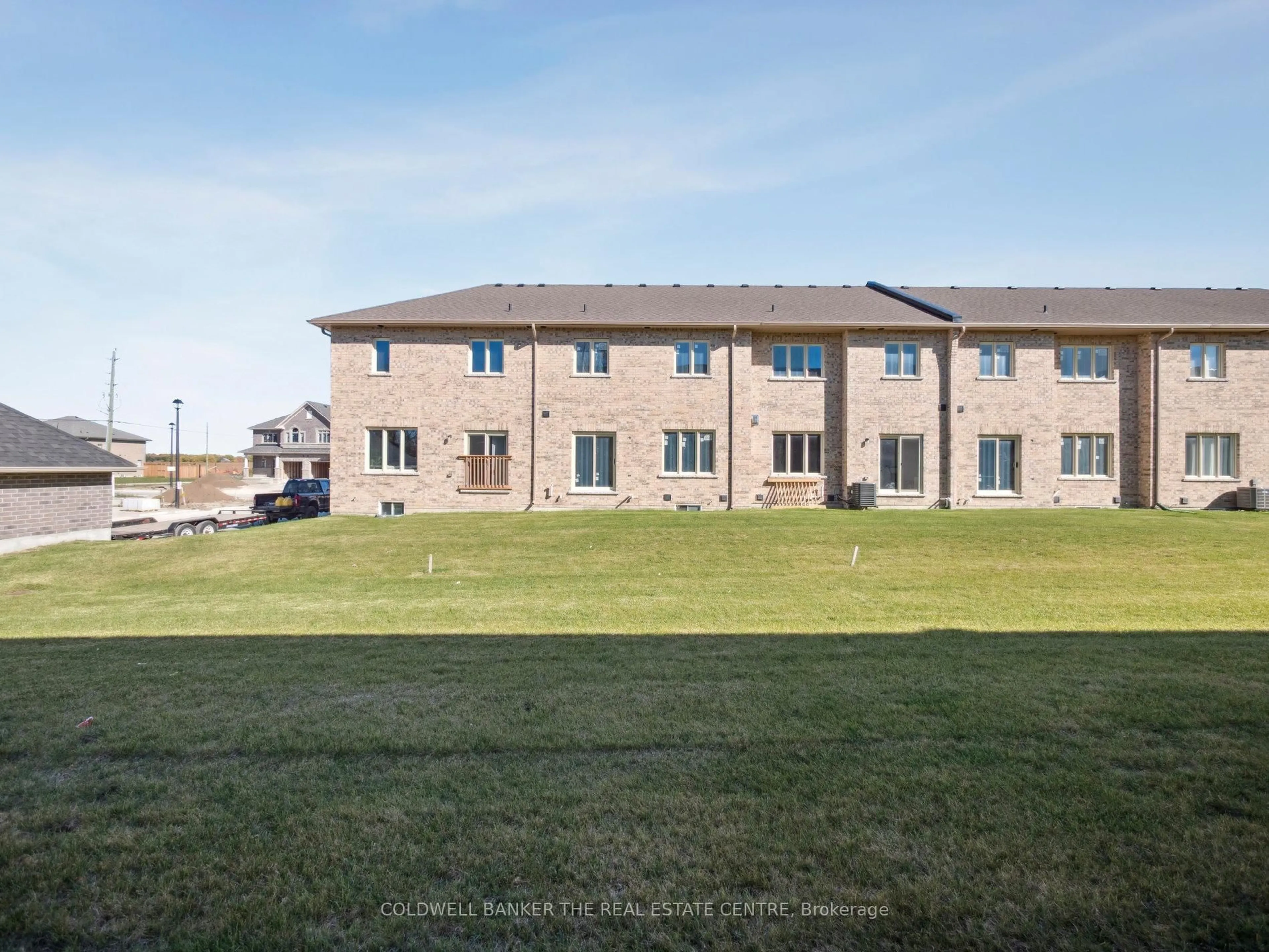 A pic from outside/outdoor area/front of a property/back of a property/a pic from drone, building for 13 Hildred Cushing Way, Uxbridge Ontario L9P 0S1