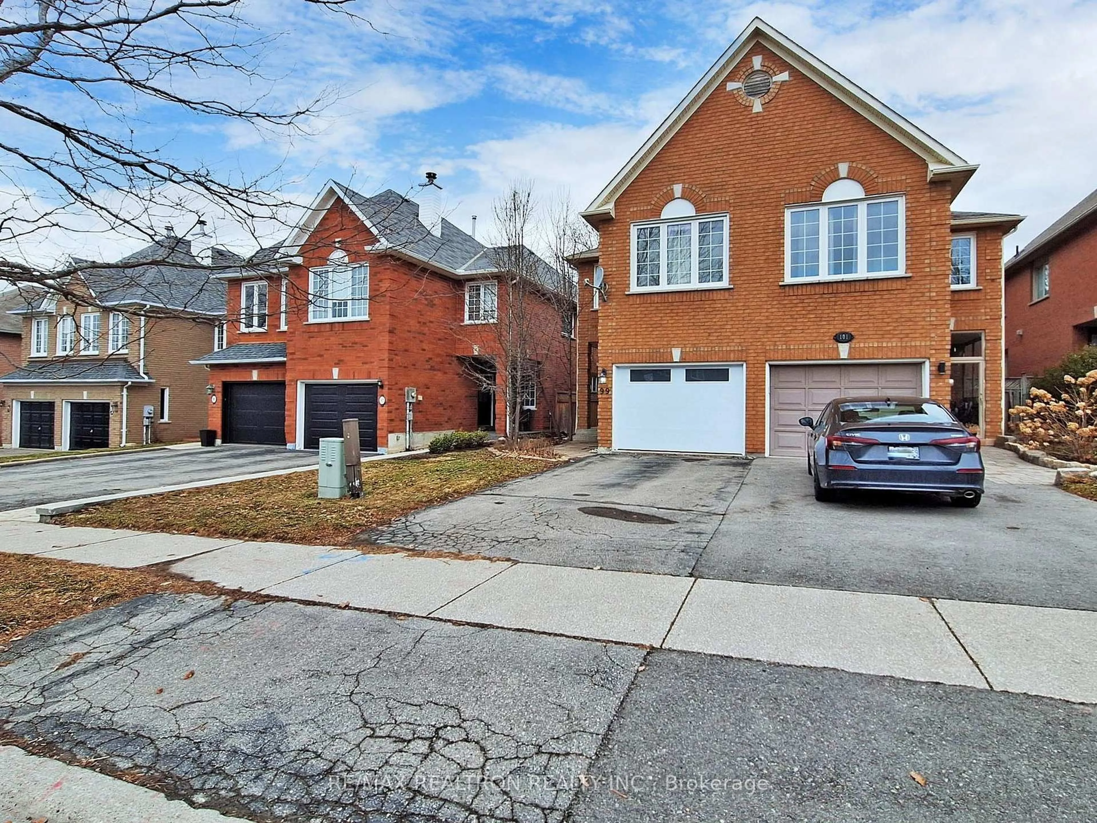 Home with brick exterior material, street for 99 Widdifield Ave, Newmarket Ontario L3X 1Z3