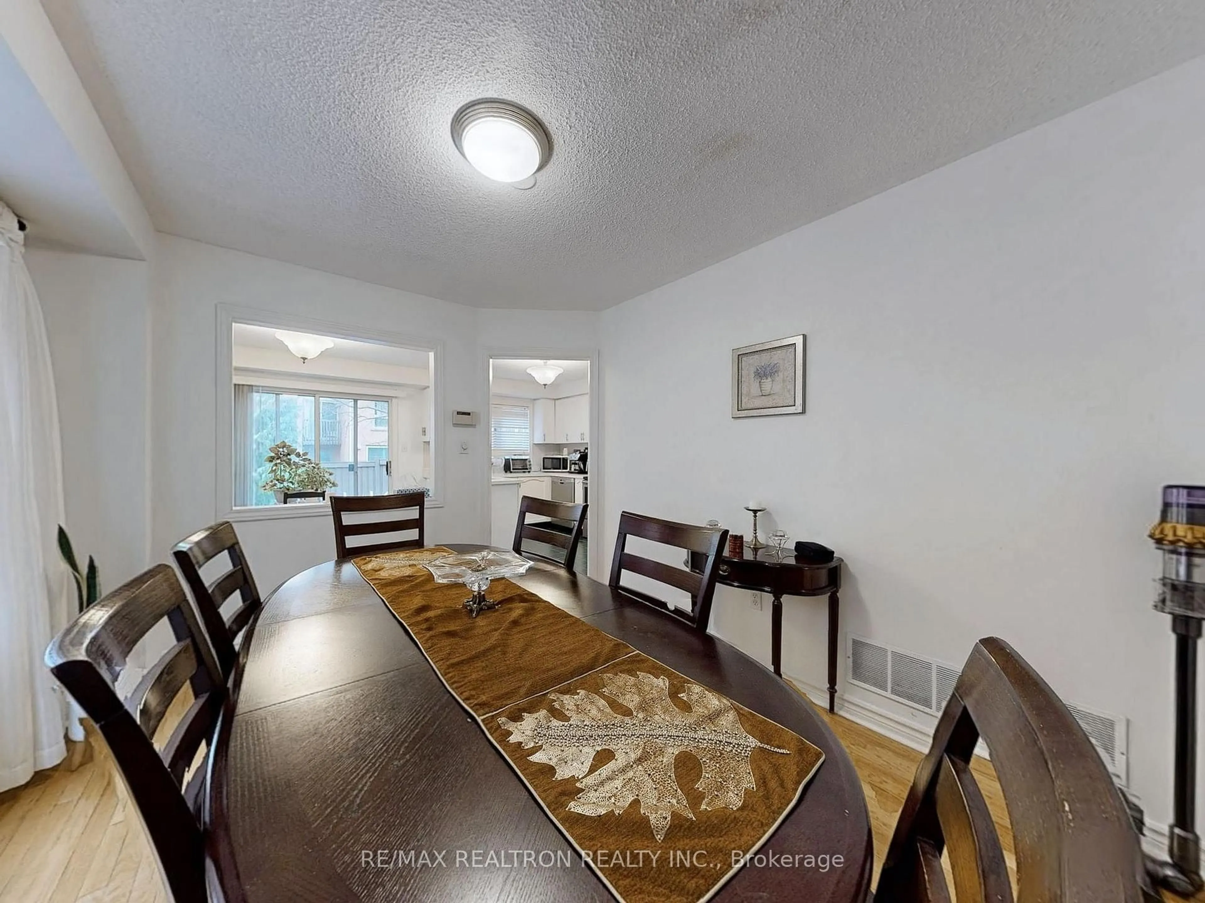 Dining room, unknown for 99 Widdifield Ave, Newmarket Ontario L3X 1Z3