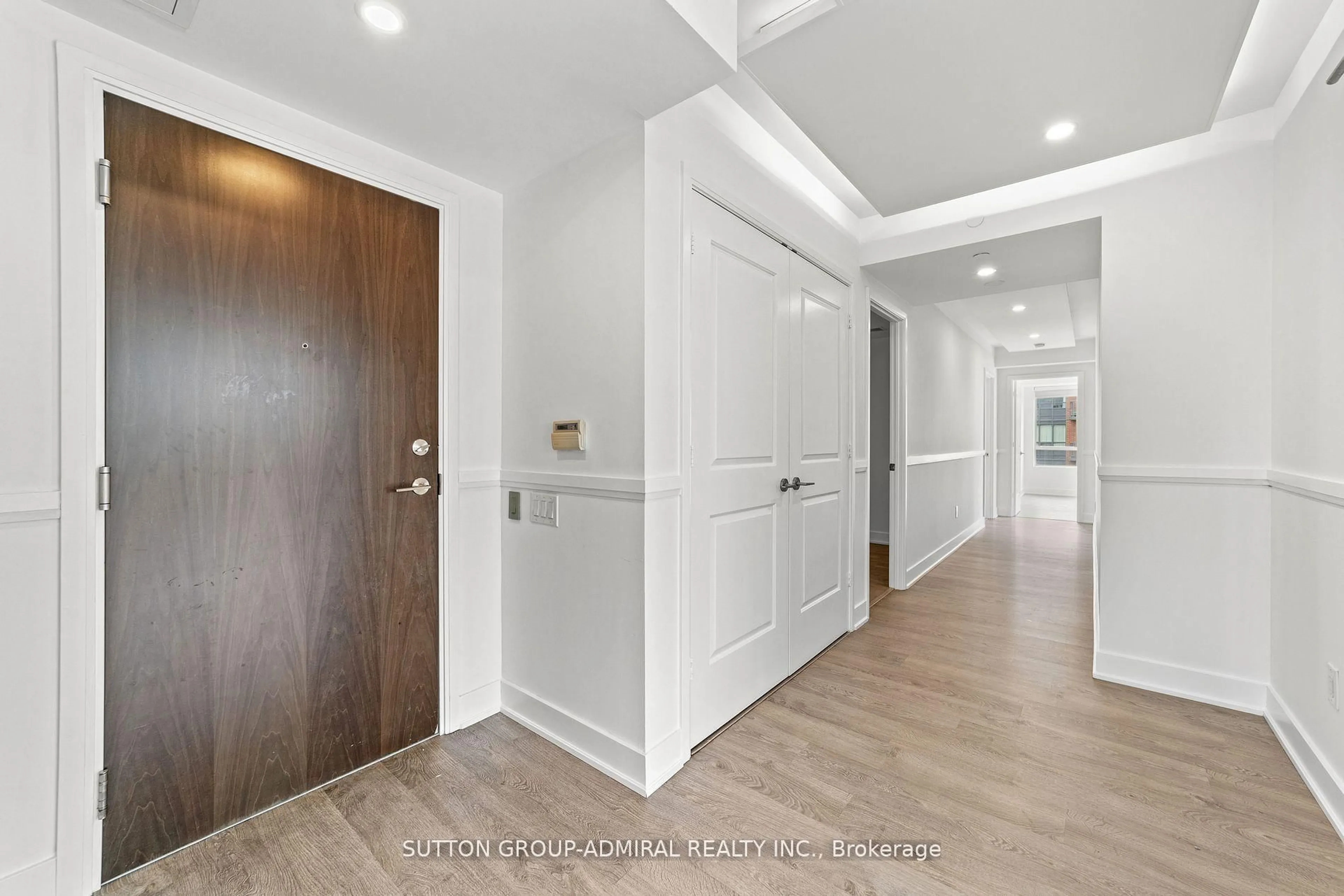 Indoor entryway for 7608 Yonge St #514, Vaughan Ontario L4J 0J5