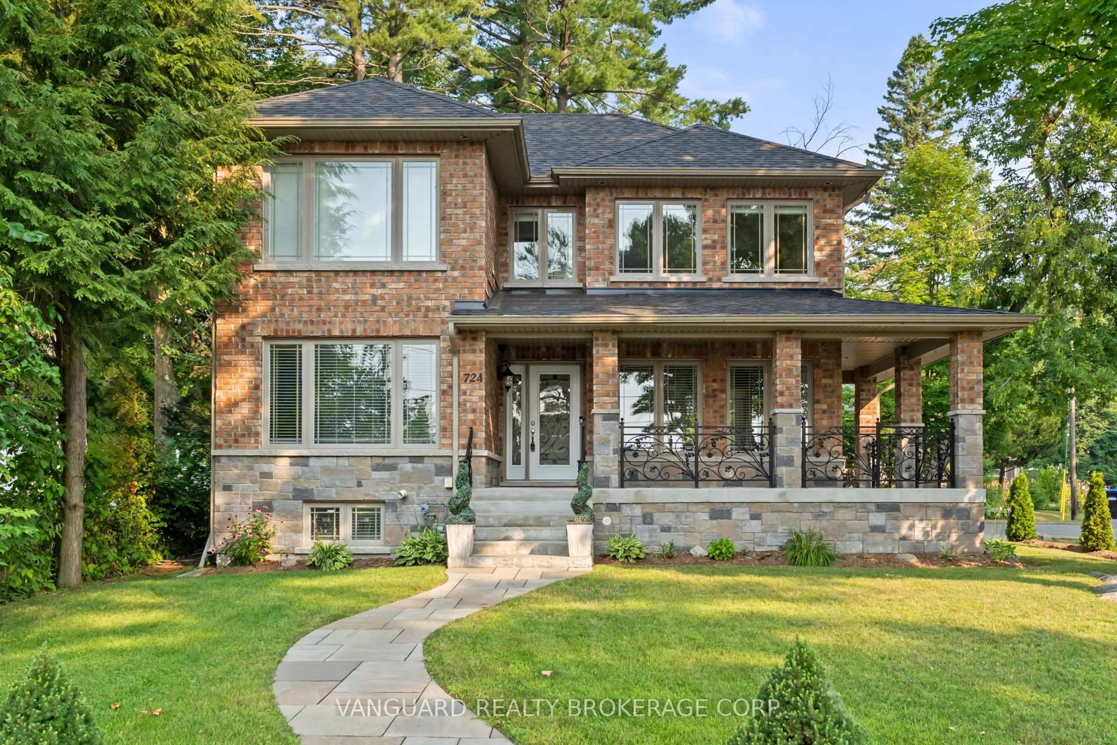 Home with brick exterior material, street for 724 Lakelands Ave, Innisfil Ontario L9S 4E6