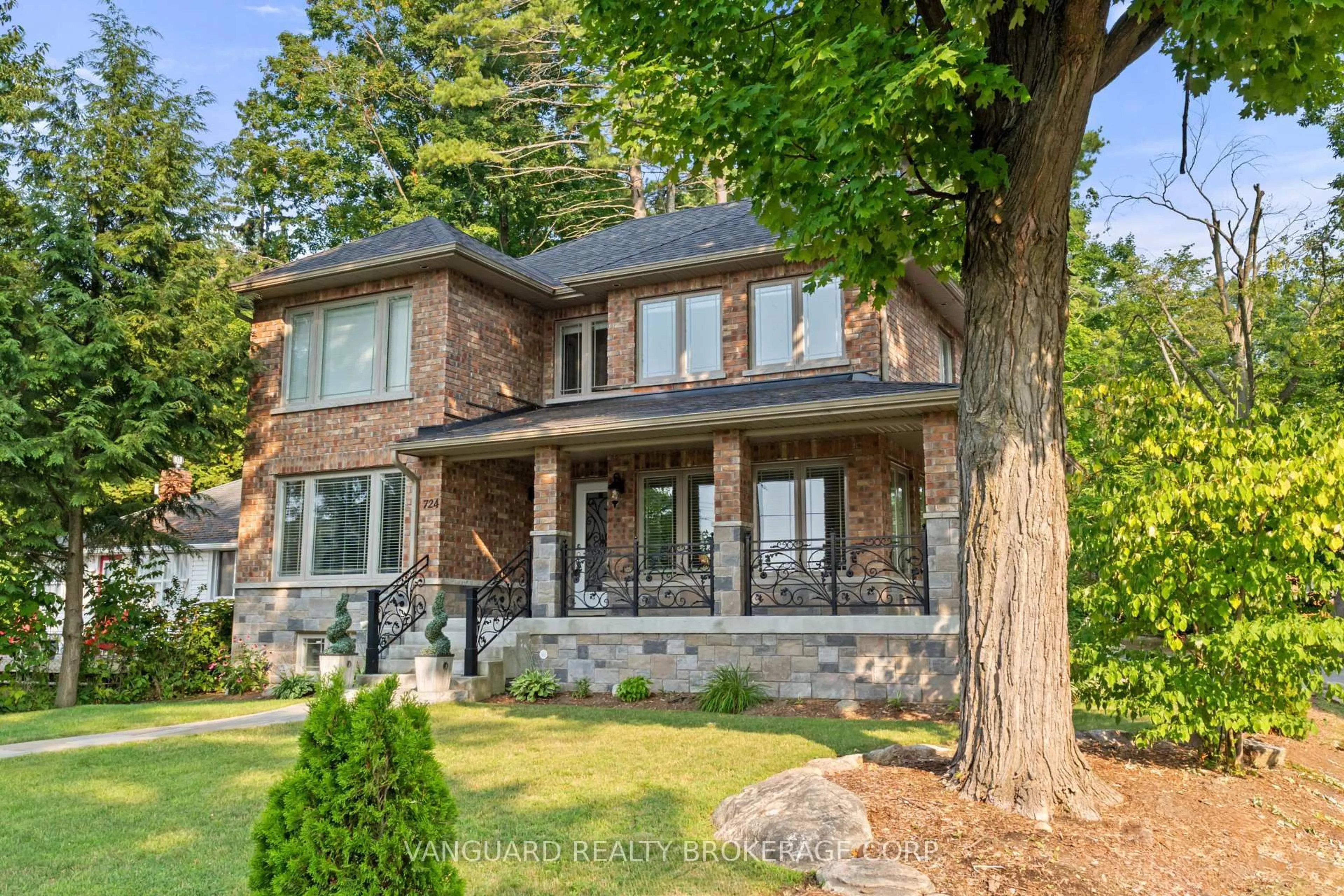 Home with brick exterior material, street for 724 Lakelands Ave, Innisfil Ontario L9S 4E6