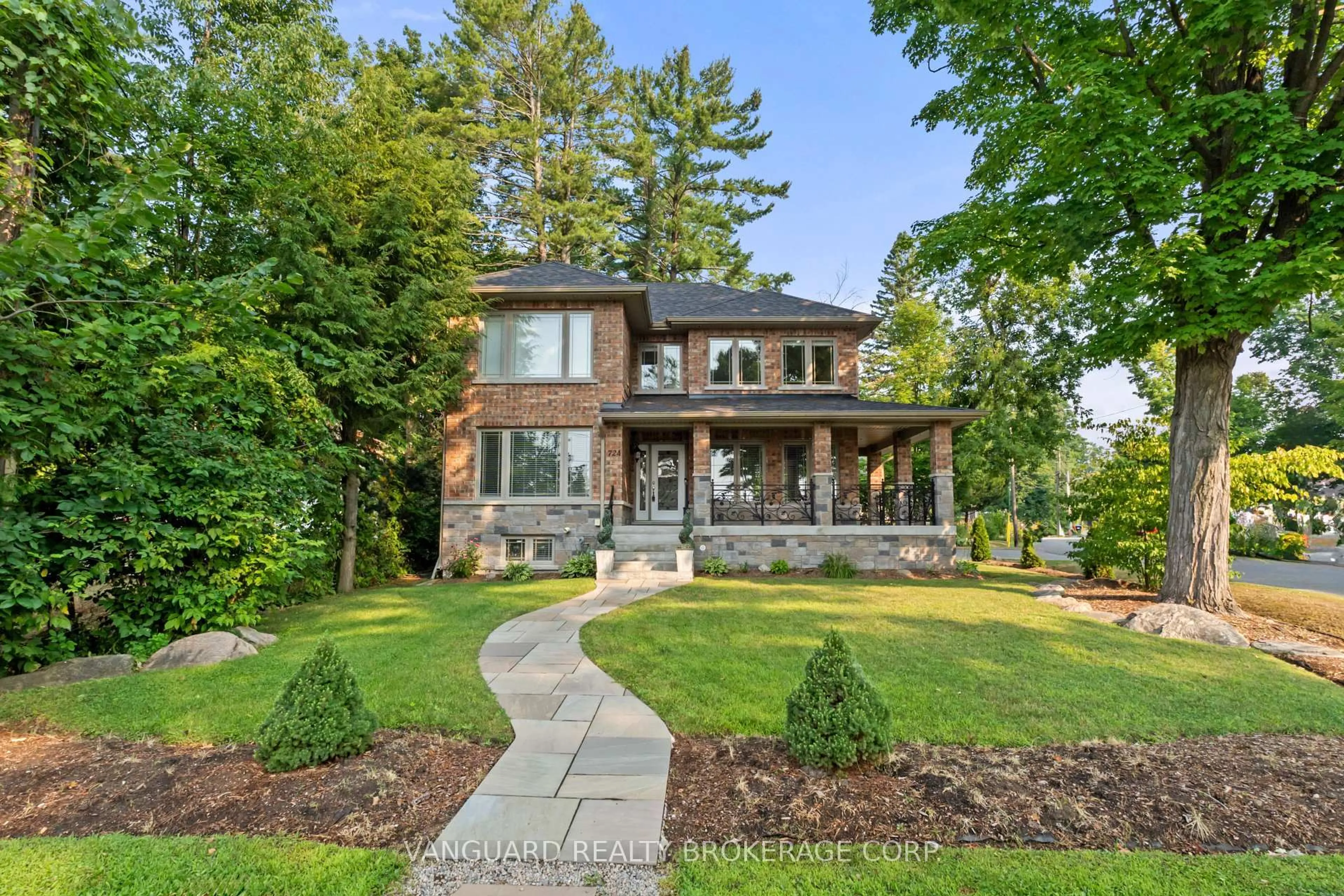 Home with brick exterior material, street for 724 Lakelands Ave, Innisfil Ontario L9S 4E6