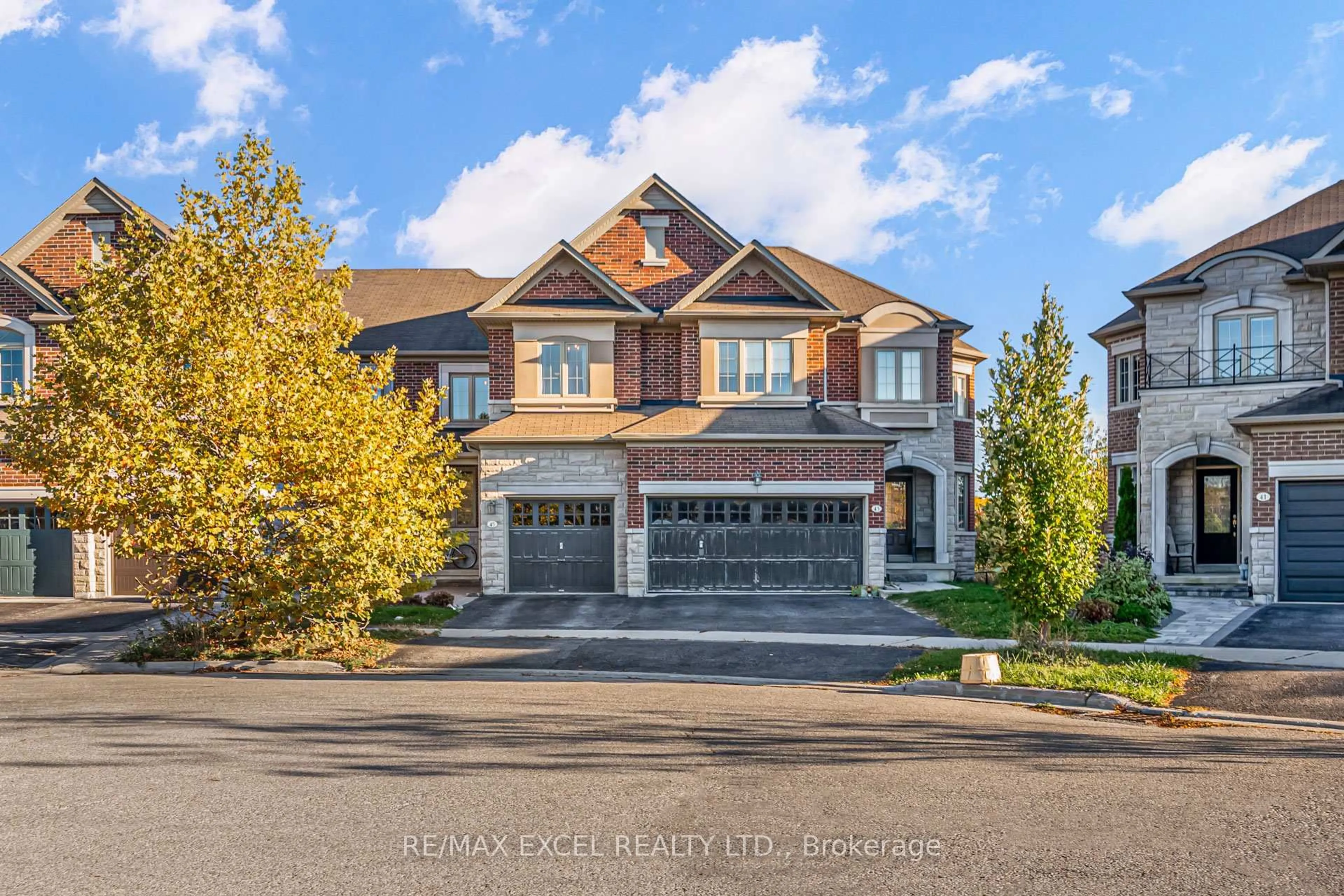 Home with brick exterior material, street for 45 Cedarcrest Cres, Richmond Hill Ontario L4S 2P6