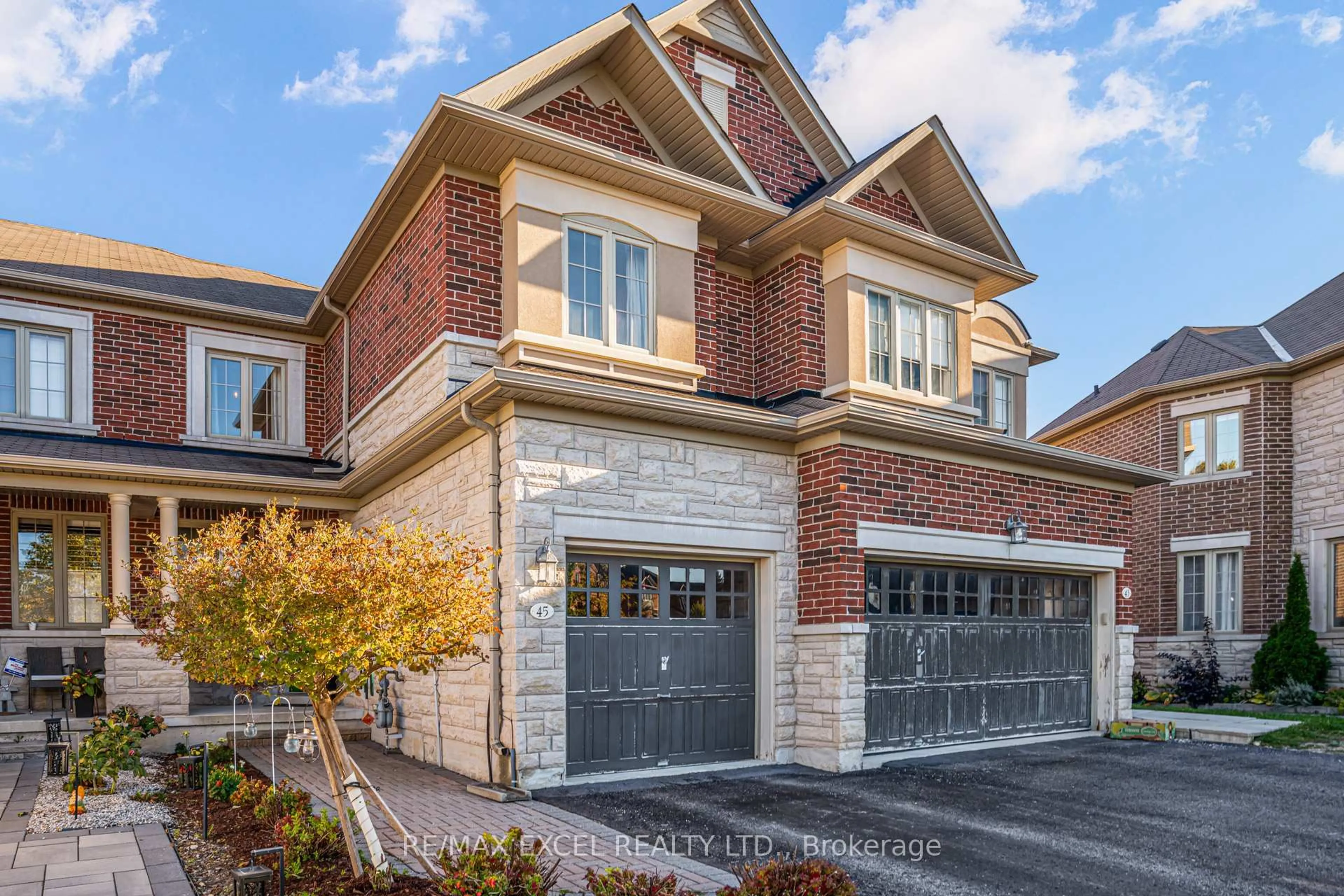 Home with brick exterior material, street for 45 Cedarcrest Cres, Richmond Hill Ontario L4S 2P6