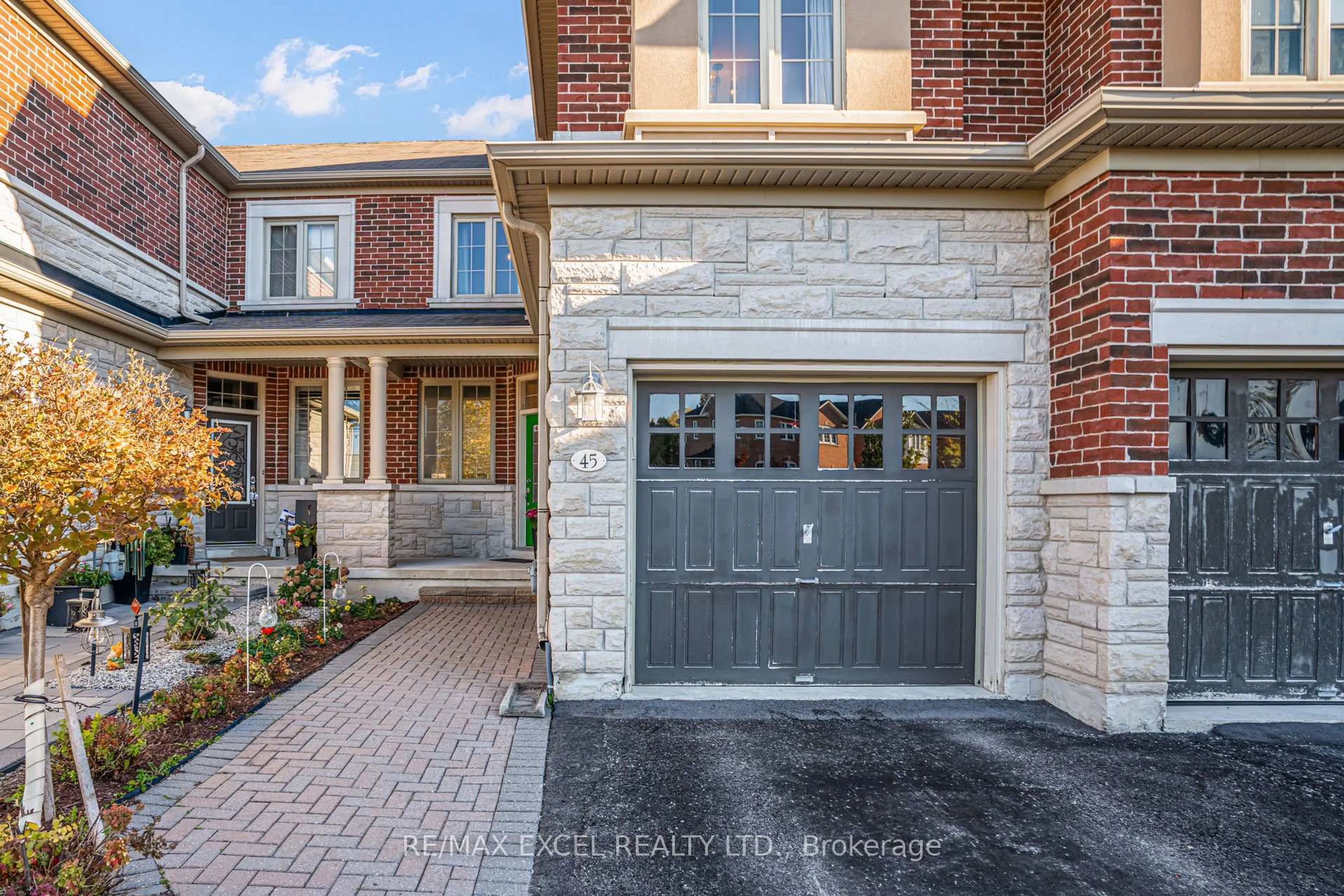 Home with brick exterior material, street for 45 Cedarcrest Cres, Richmond Hill Ontario L4S 2P6