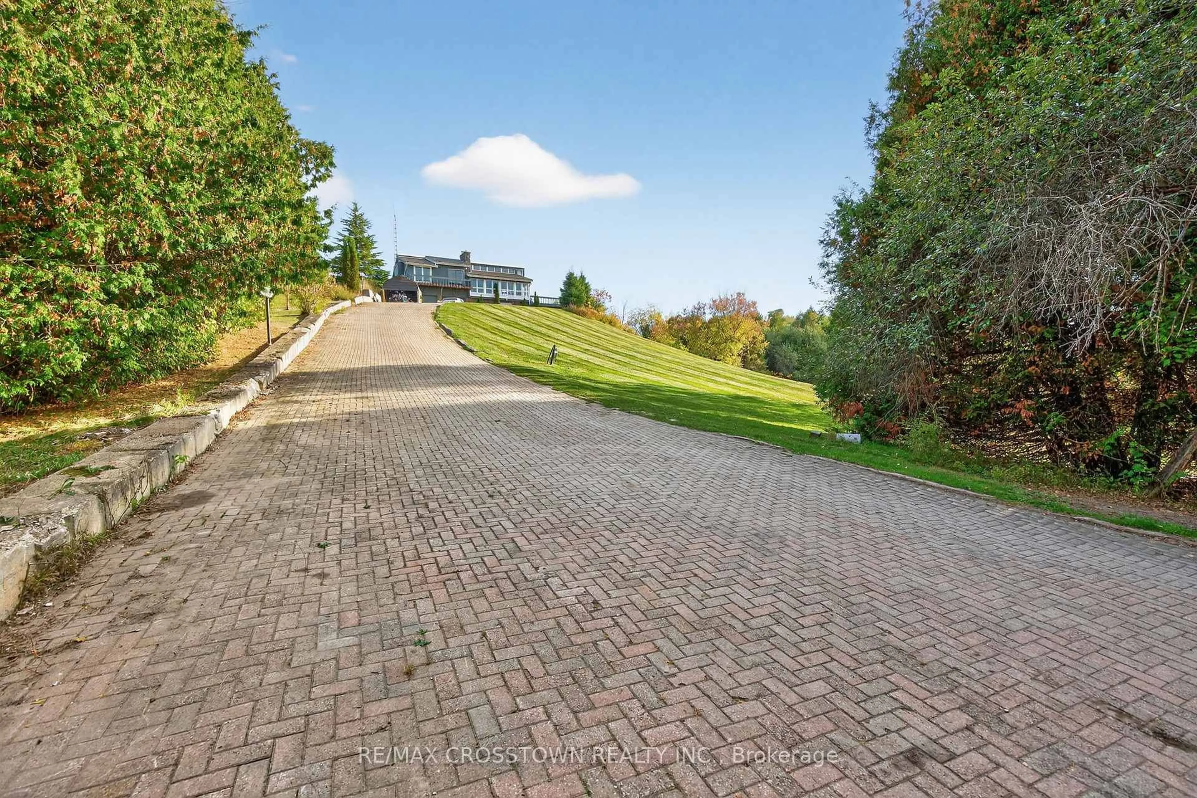 A pic from outside/outdoor area/front of a property/back of a property/a pic from drone, street for 3971 12th Line, Bradford West Gwillimbury Ontario L0L 1L0