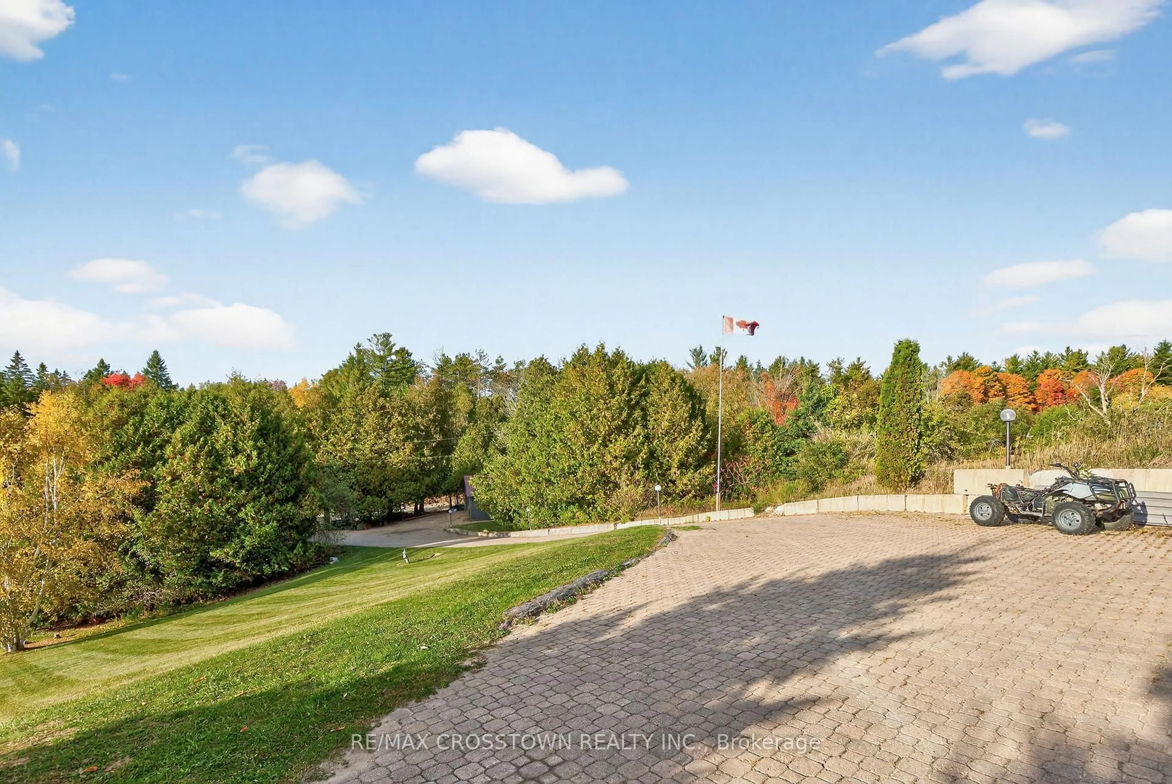 Patio, forest/trees view for 3971 12th Line, Bradford West Gwillimbury Ontario L0L 1L0