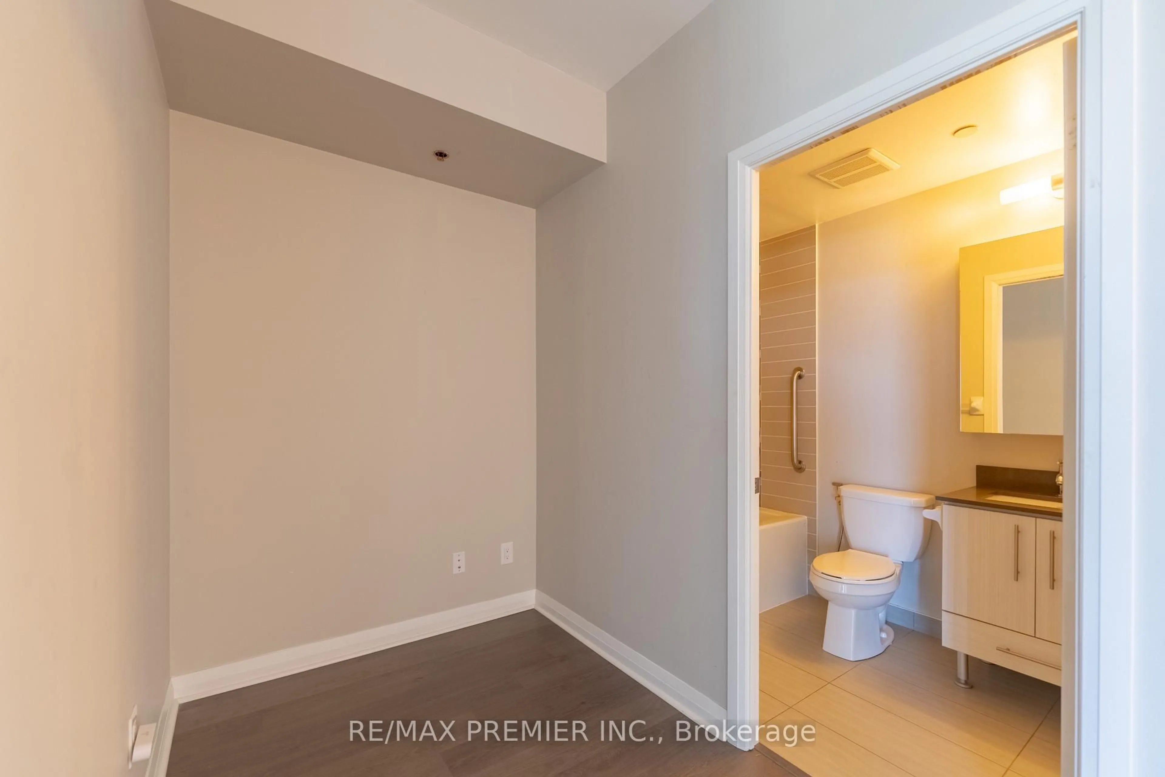 A pic of a room for 55 Oneida Cres #1401, Richmond Hill Ontario L4B 4T9