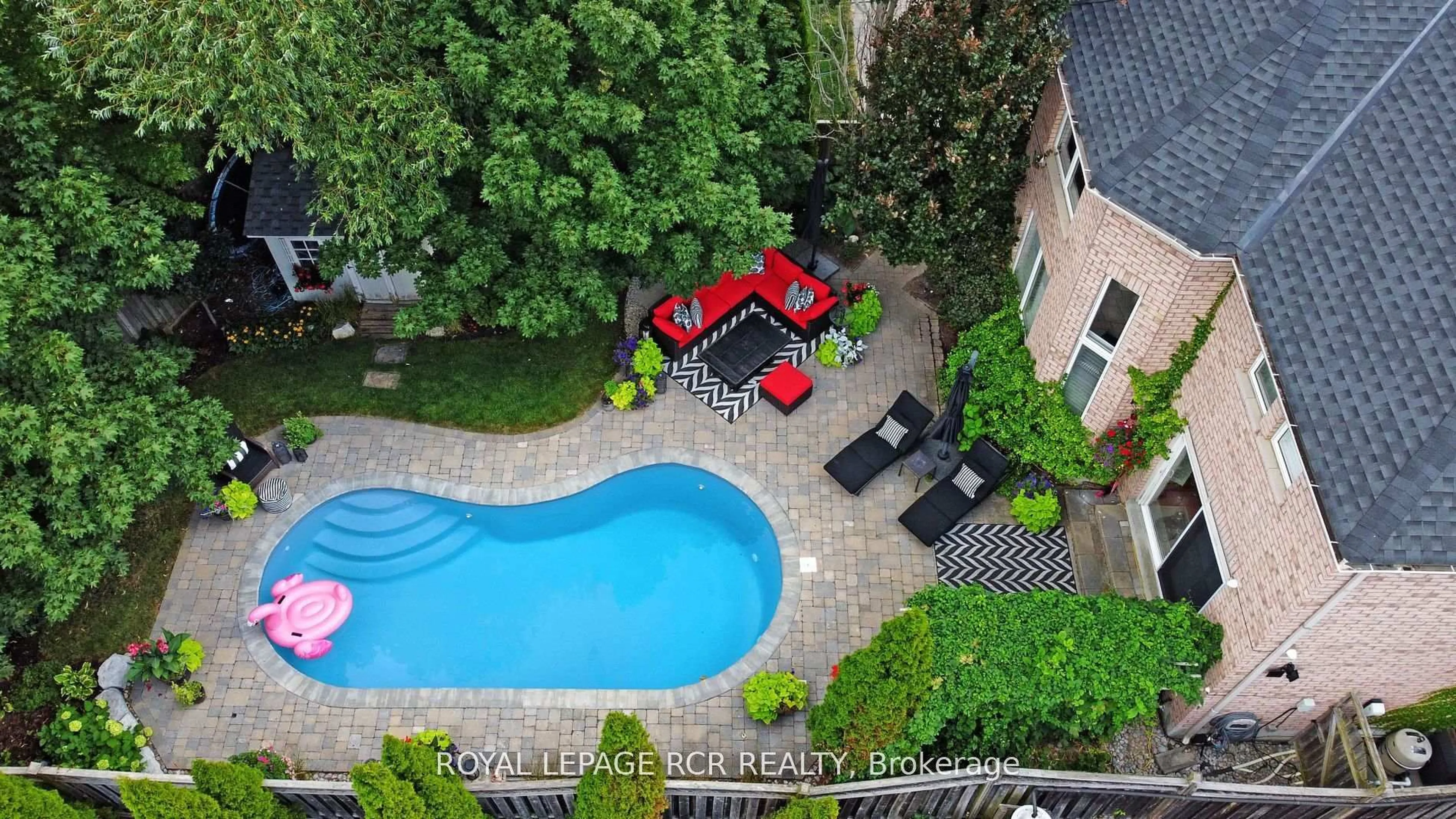 Pool for 142 Regatta Ave, Richmond Hill Ontario L4E 4R2