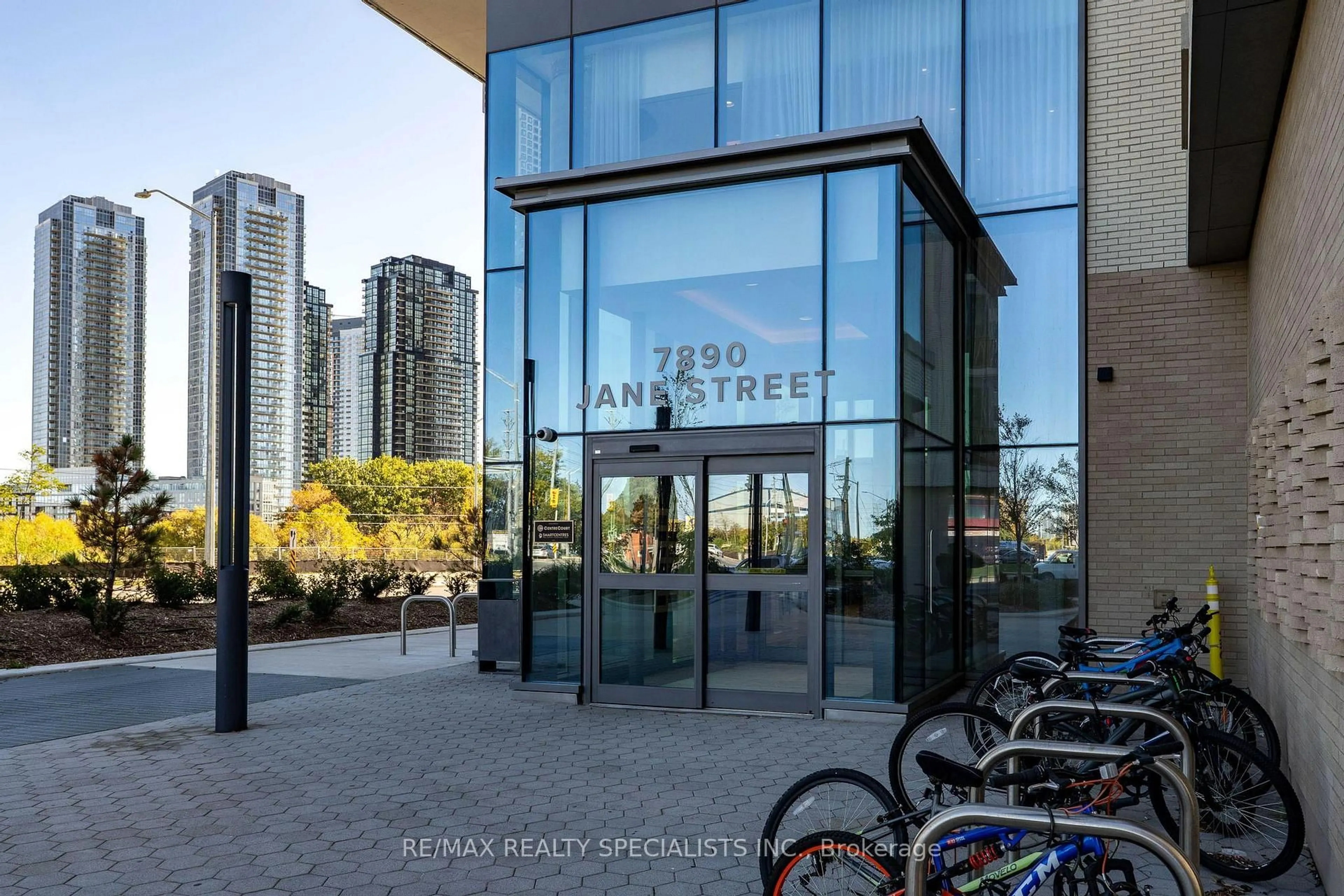 Indoor foyer for 7890 Jane St #5609, Vaughan Ontario L4K 0K9