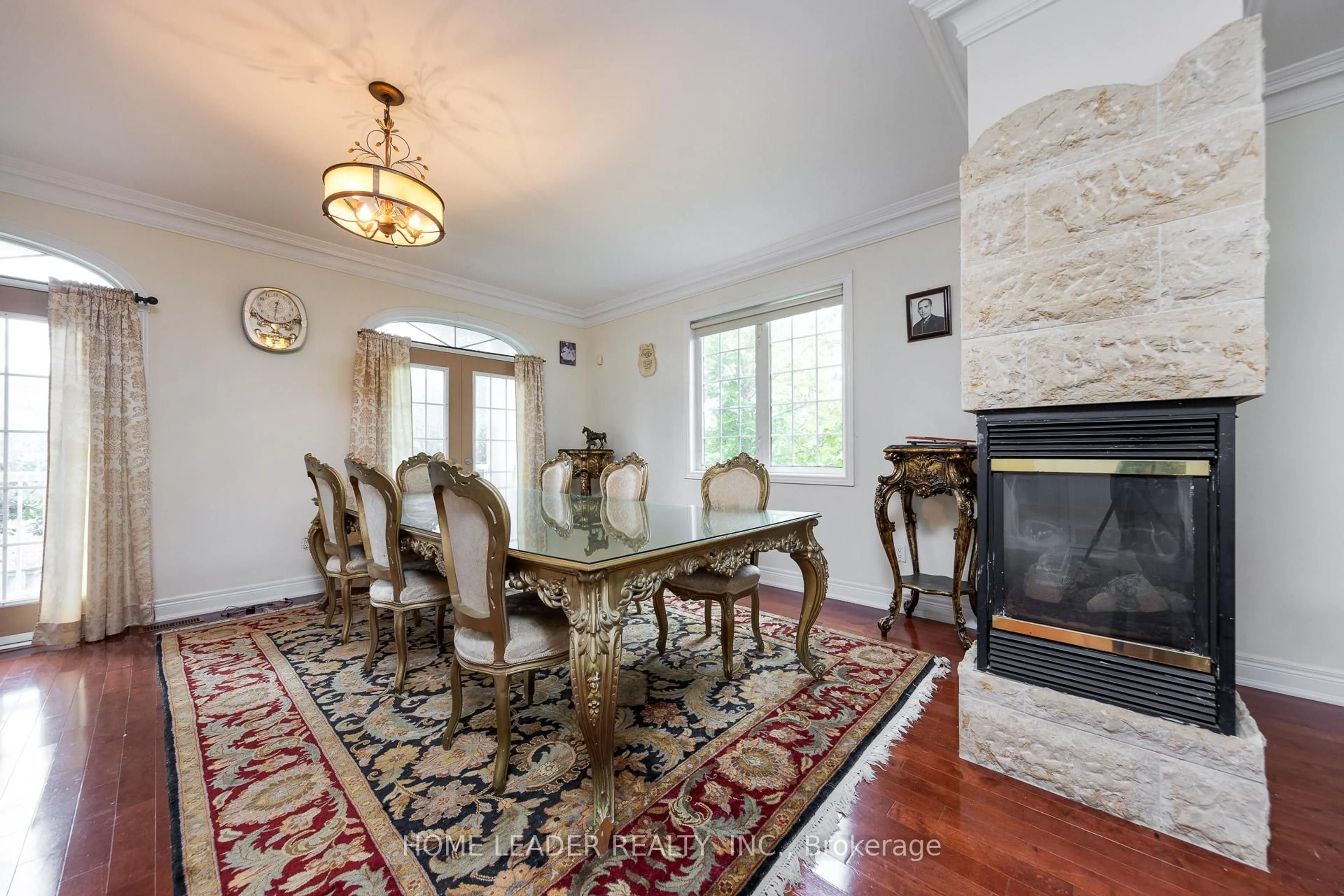 Dining room, unknown for 135 Spruce Ave, Richmond Hill Ontario L4C 6V9