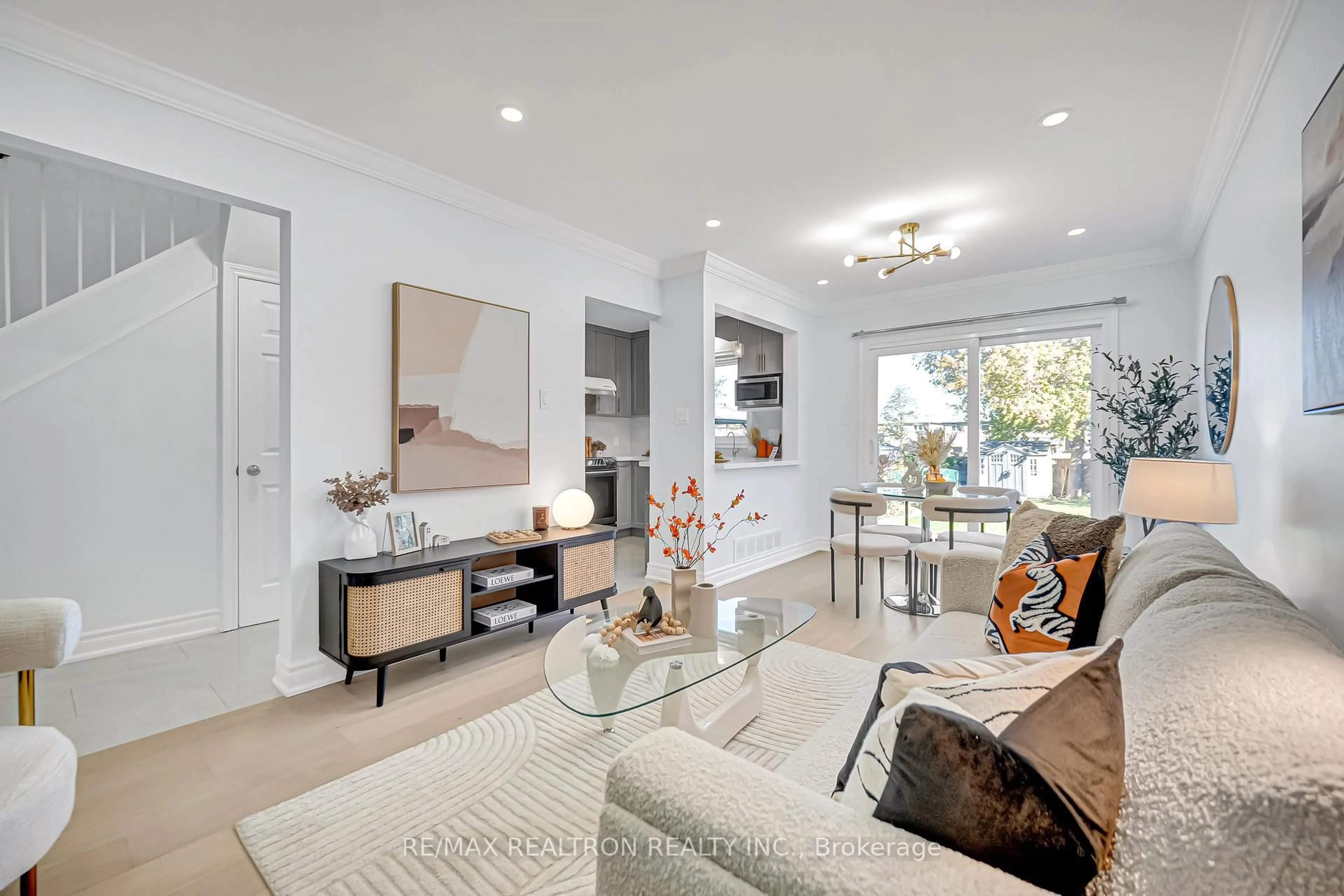 Living room with furniture, unknown for 33 Chichester Rd, Markham Ontario L3R 7E3