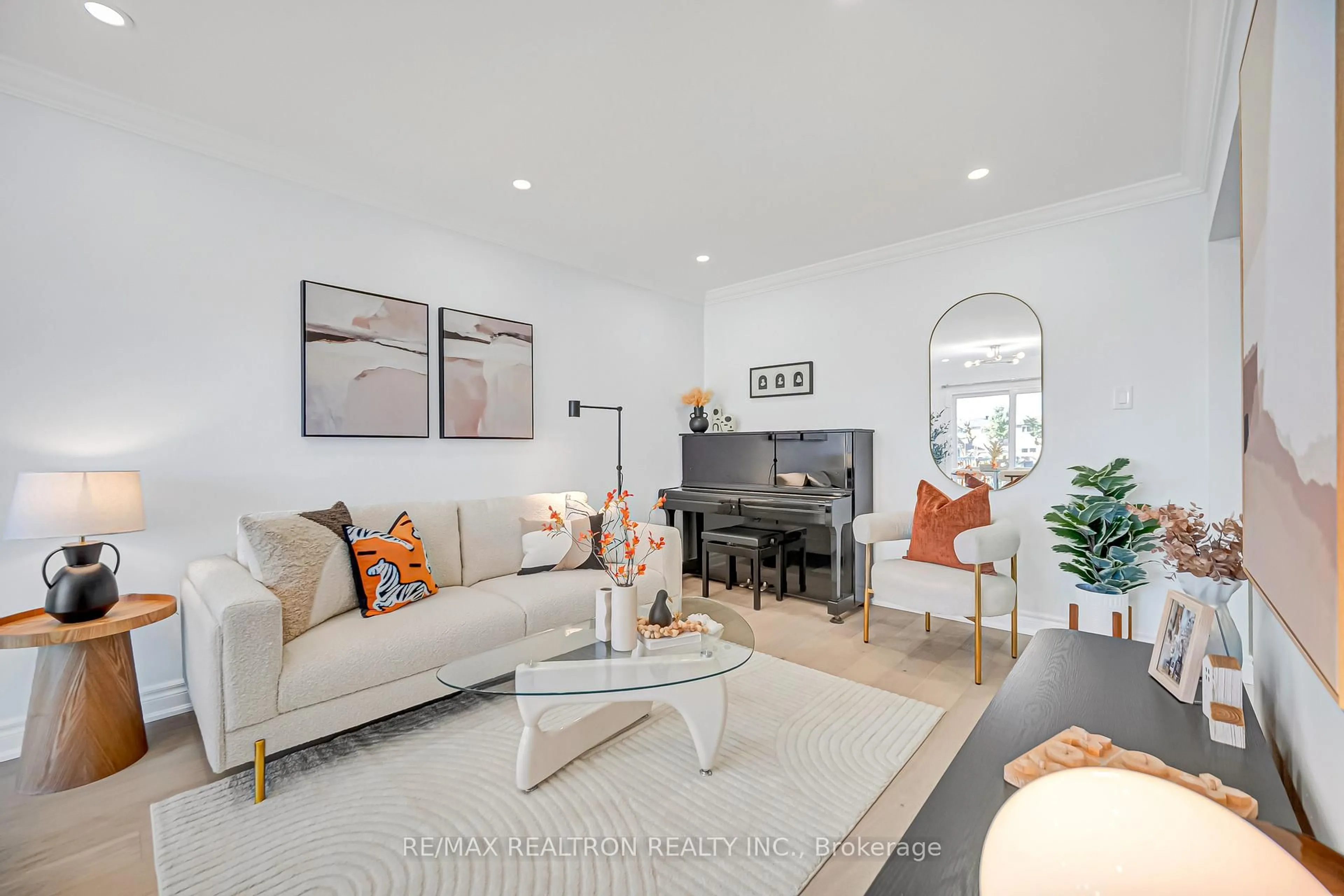 Living room with furniture, unknown for 33 Chichester Rd, Markham Ontario L3R 7E3