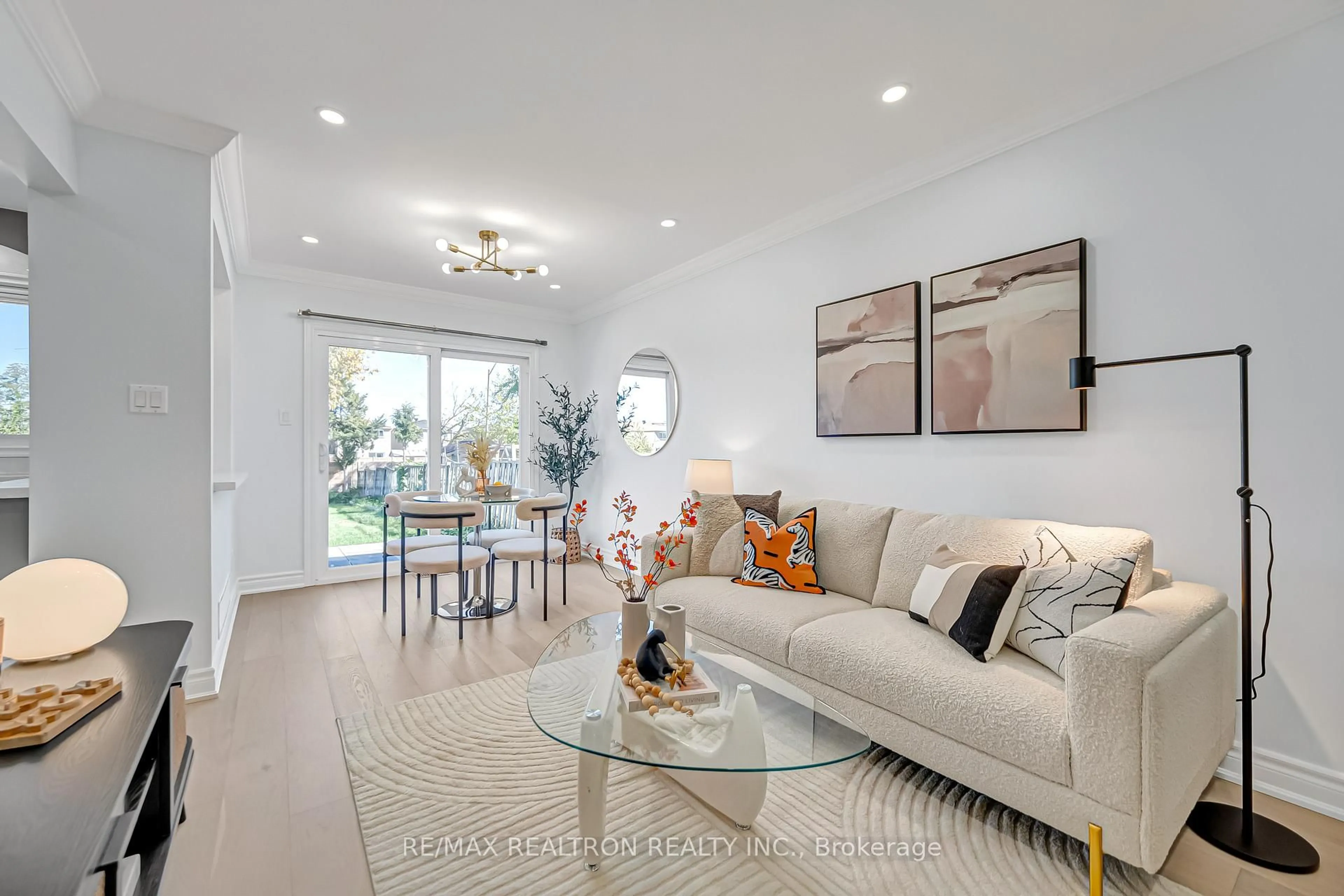 Living room with furniture, unknown for 33 Chichester Rd, Markham Ontario L3R 7E3