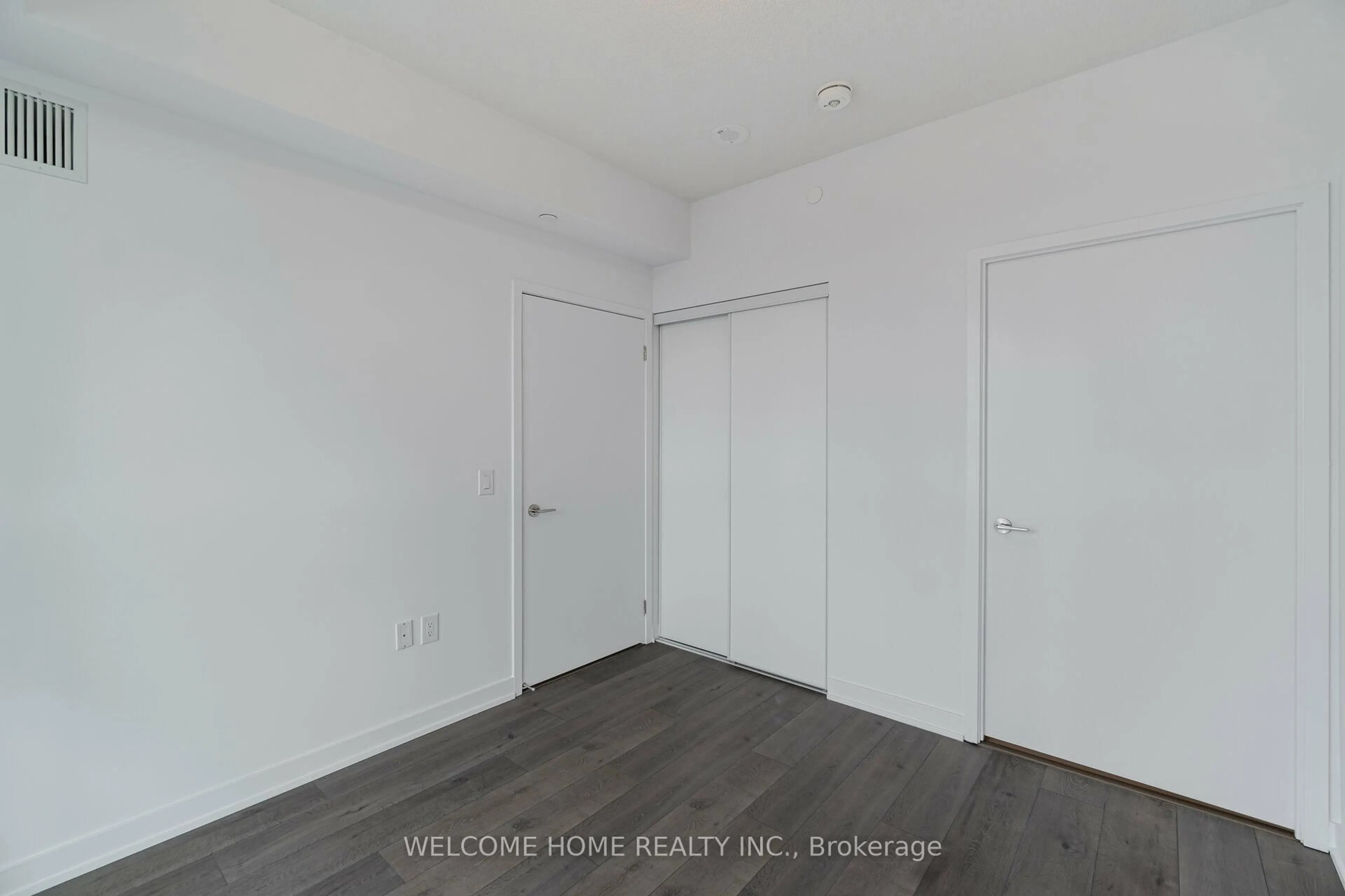 A pic of a room for 38 Honeycrisp Cres #1019, Vaughan Ontario L4K 0M8