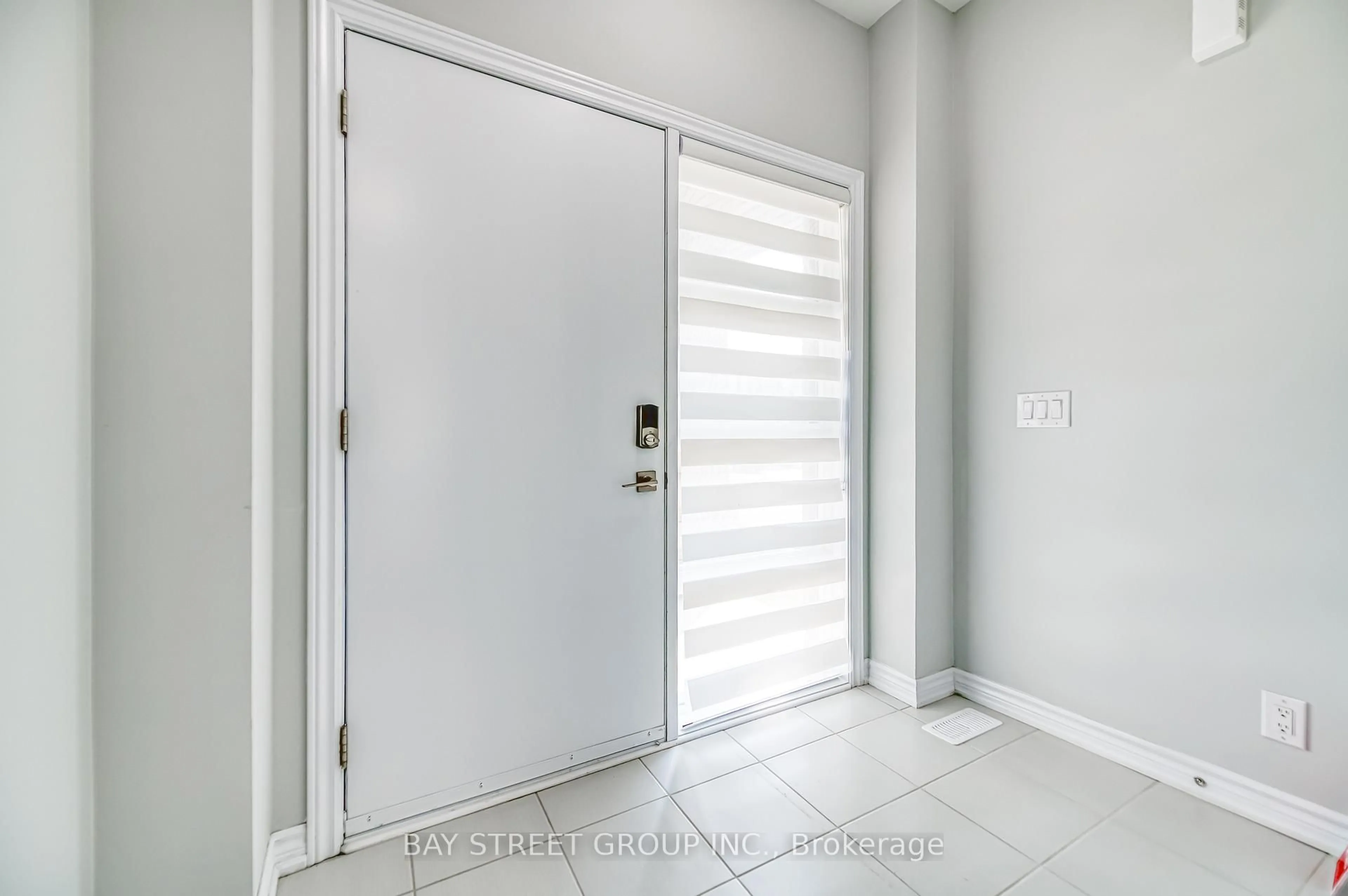 Indoor entryway for 32 Jessica Antonella St, Markham Ontario L6C 3K3
