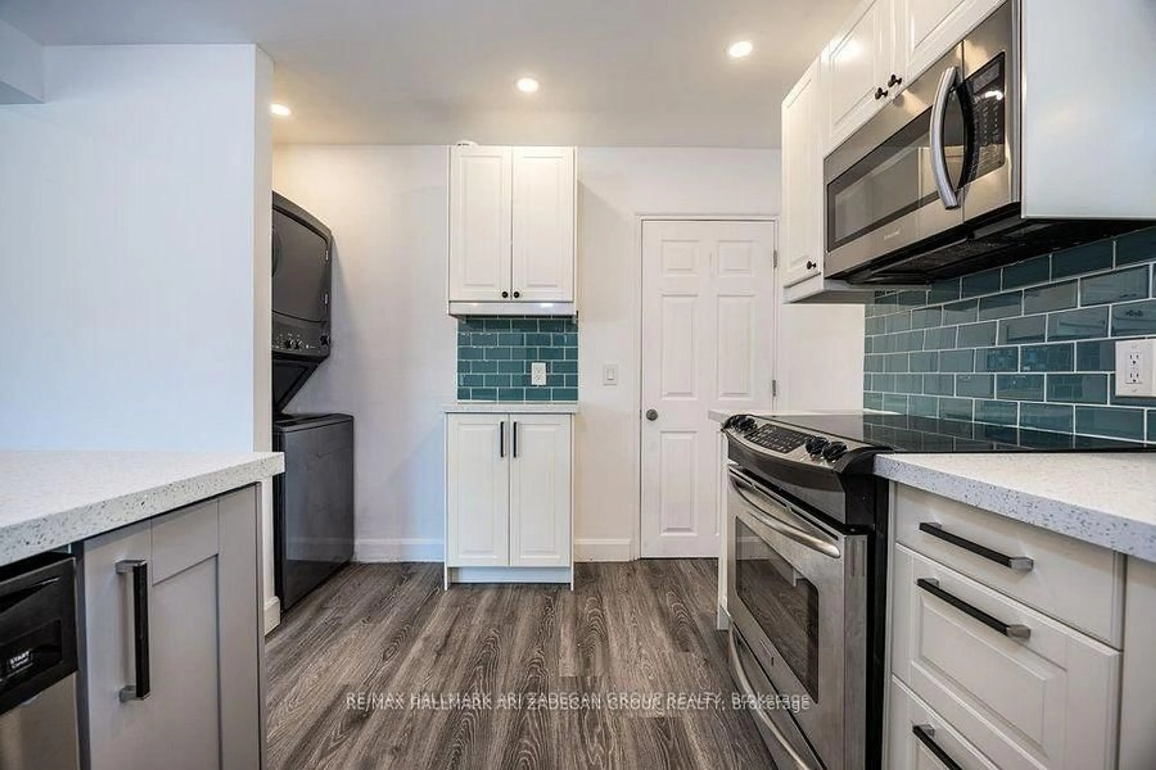 Unknown for 47 Newbury Dr, Newmarket Ontario L3Y 4P9