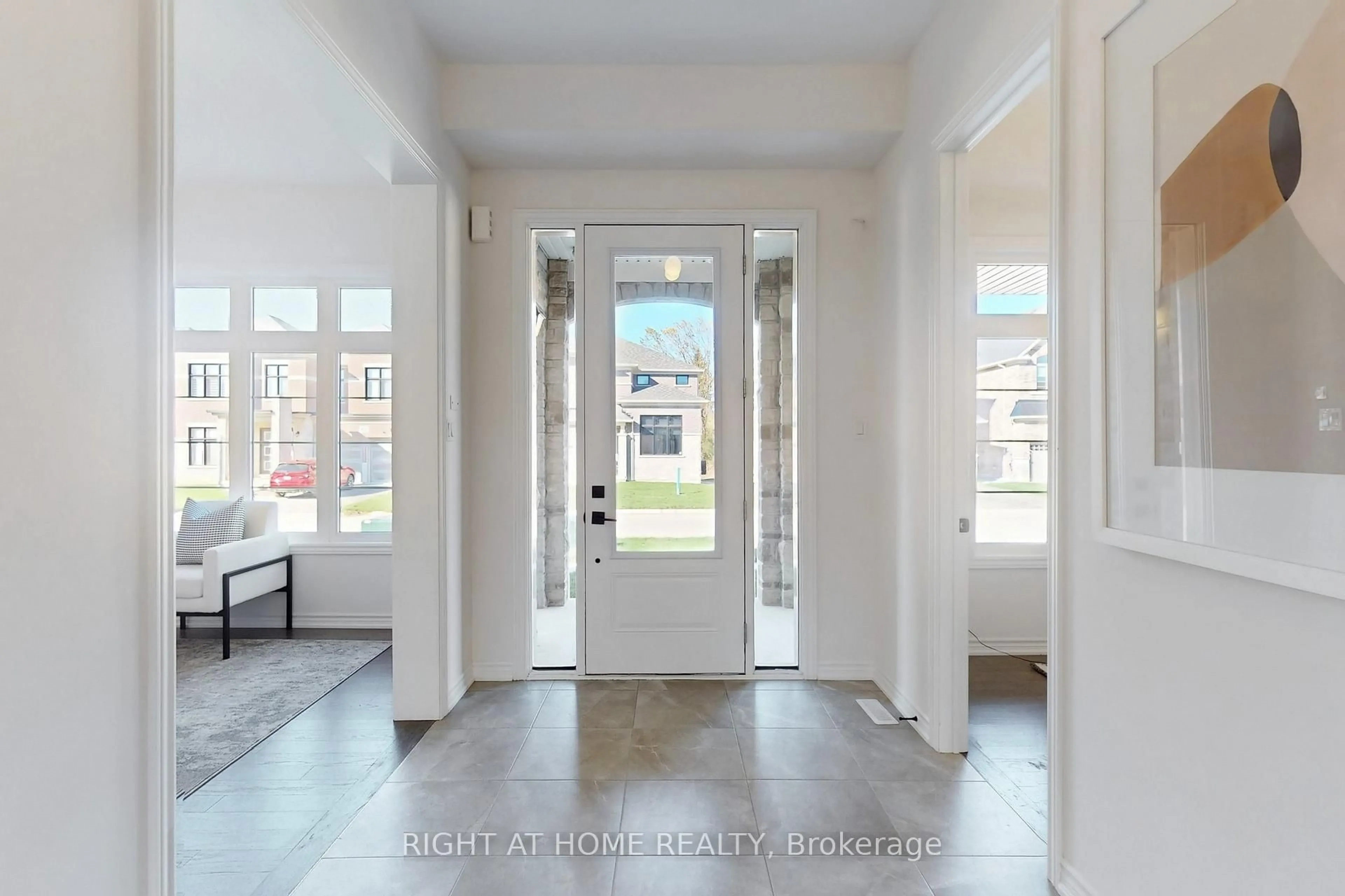 Indoor entryway for 9 Rail Trail Crt, Georgina Ontario L0E 1R0